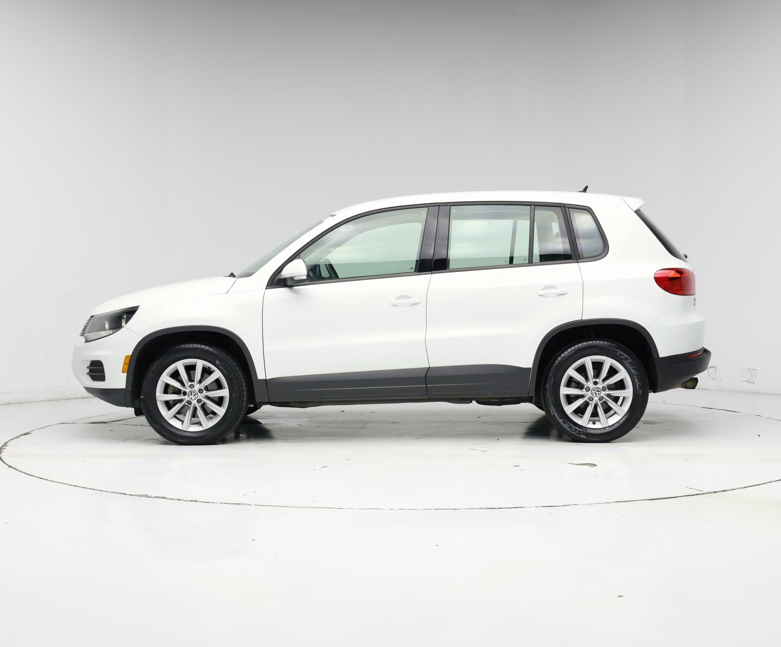 Thumbnail: 2017 Volkswagen Tiguan - 3
