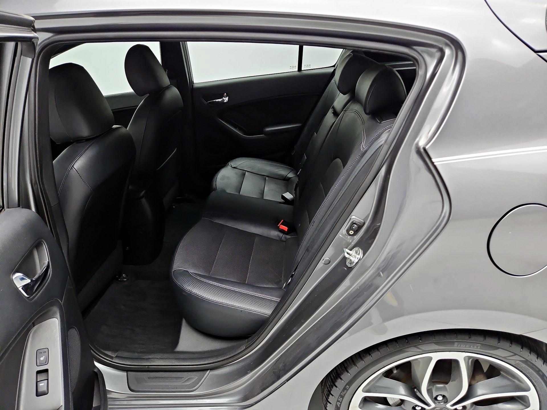 Thumbnail: 2015 Kia Forte - 20