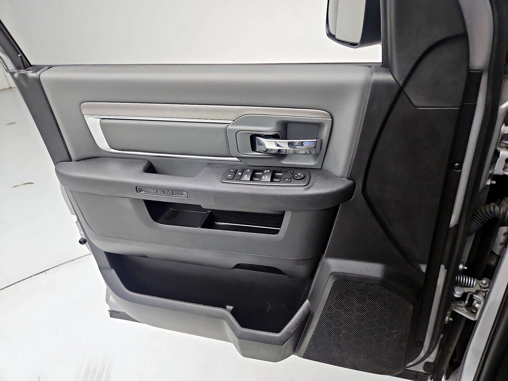 Thumbnail: 2023 RAM 1500 Classic - 12