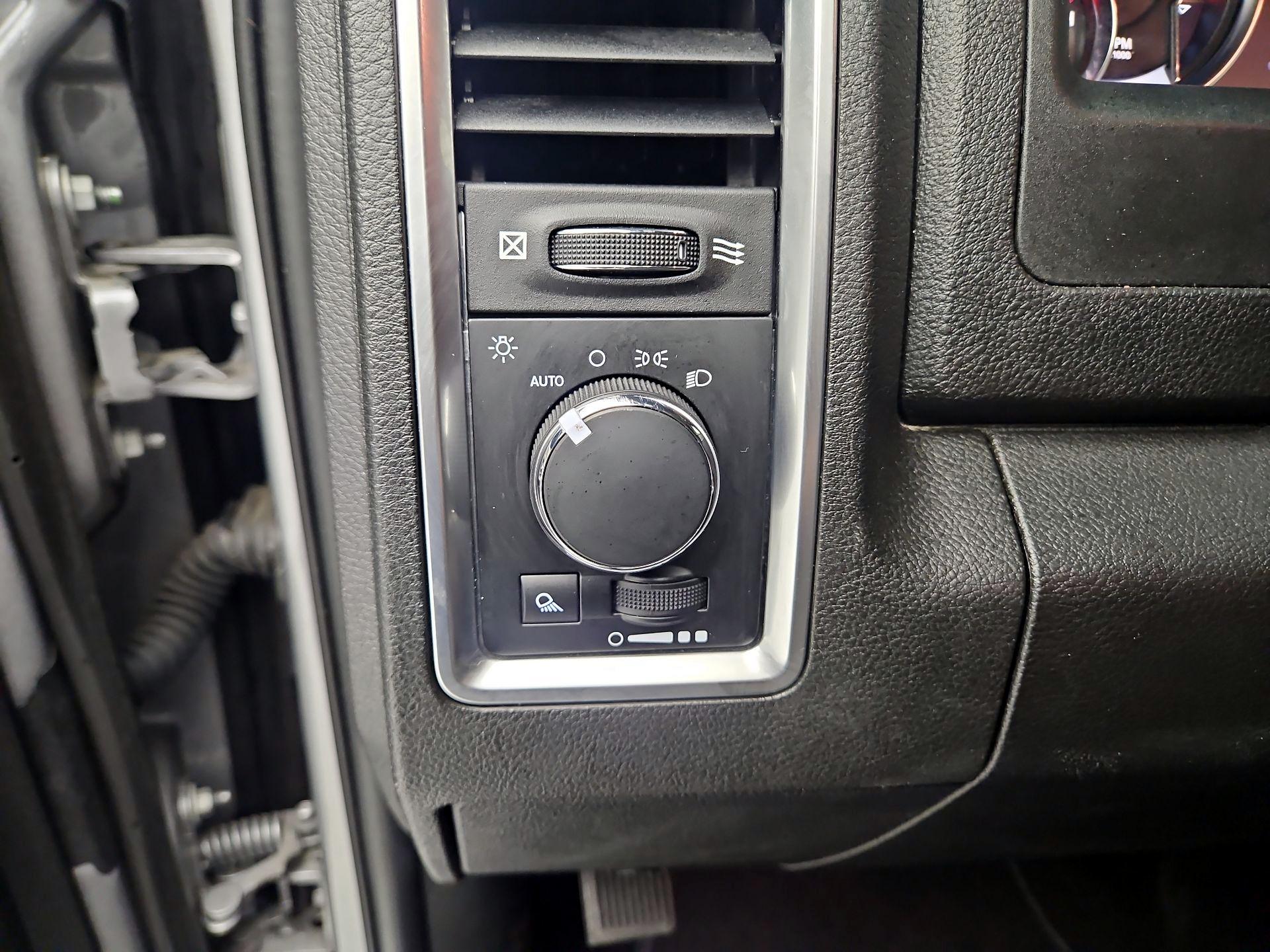 Thumbnail: 2023 RAM 1500 Classic - 13