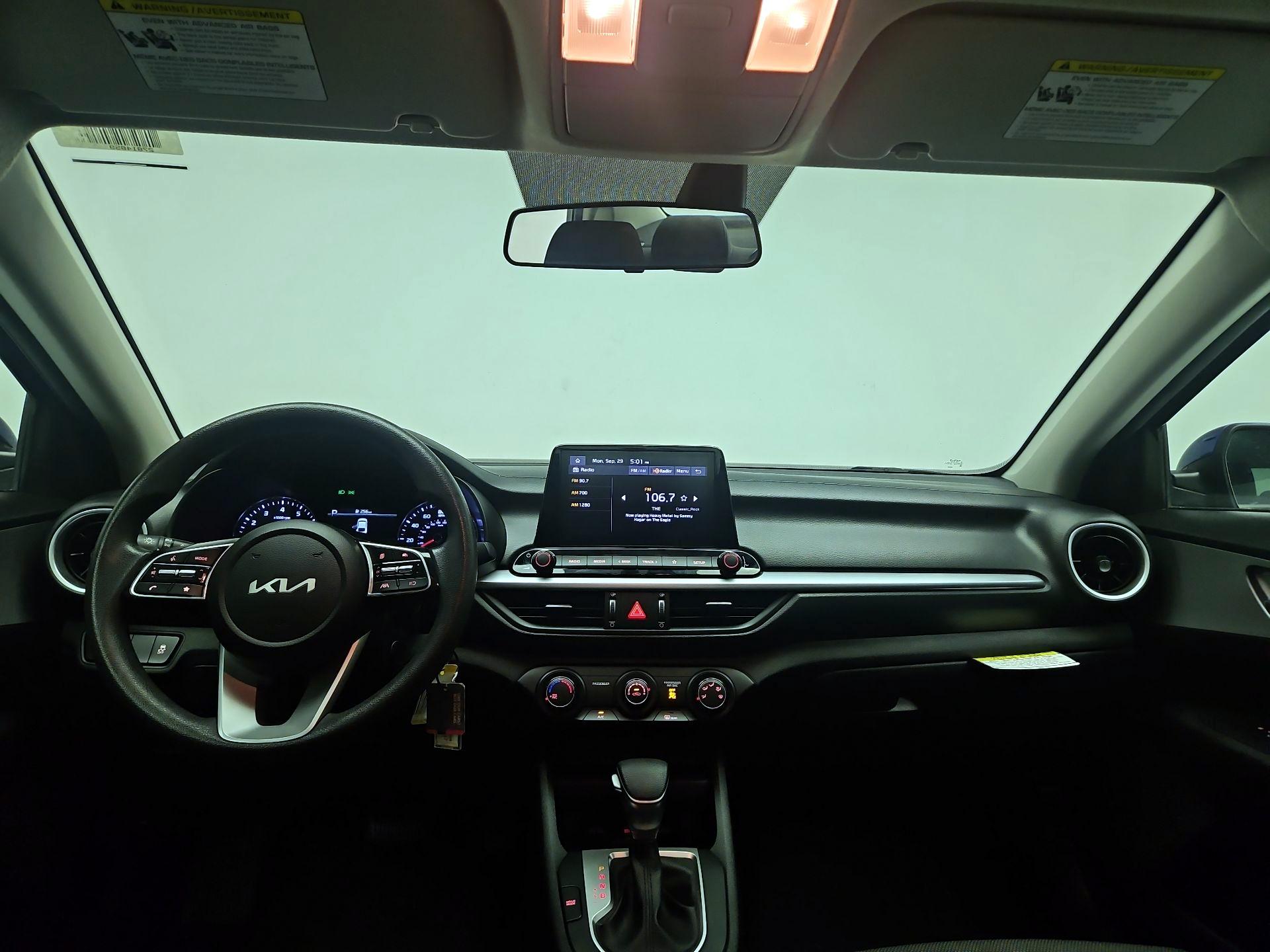 Thumbnail: 2023 Kia Forte - 9