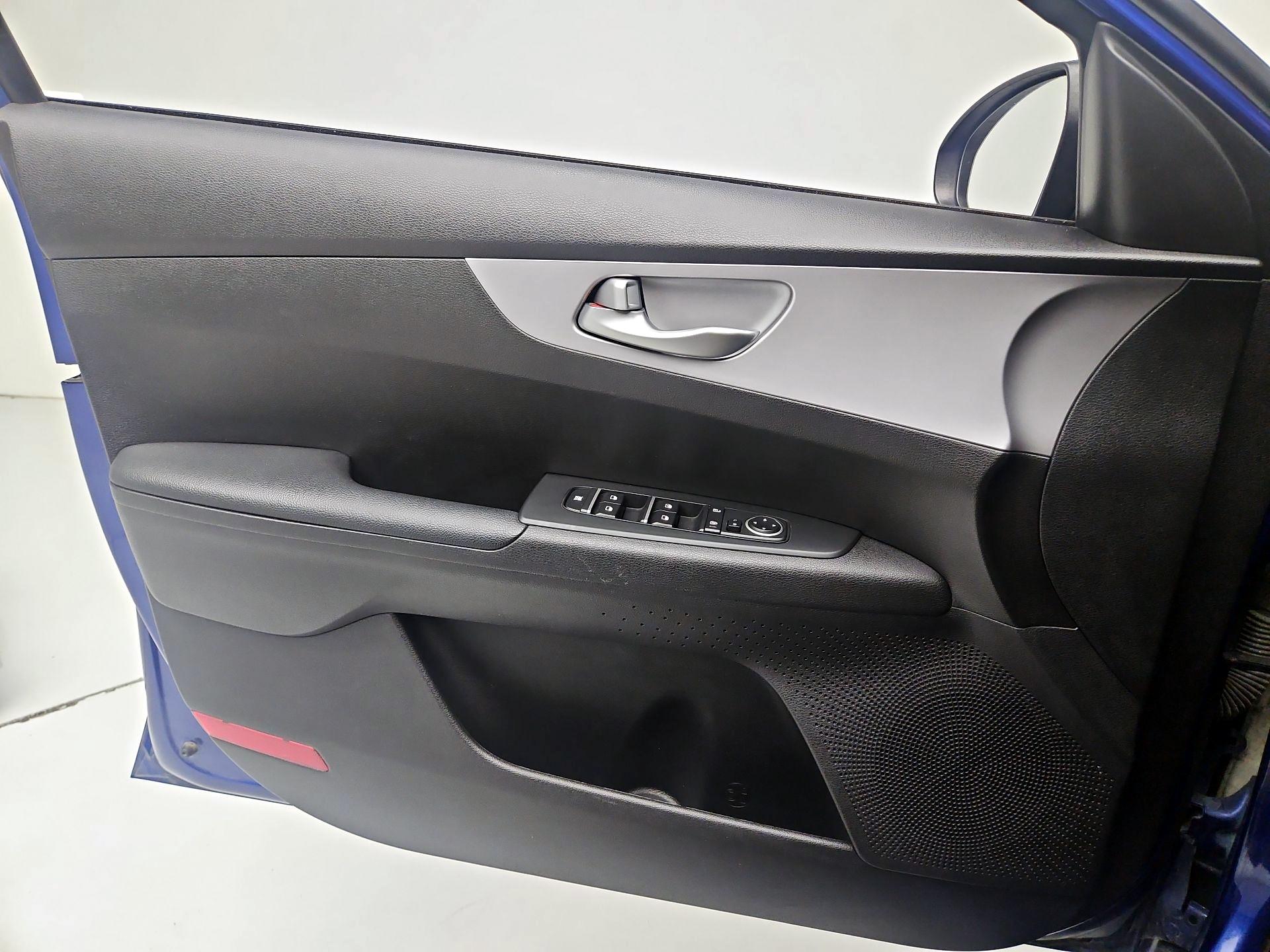 Thumbnail: 2023 Kia Forte - 12
