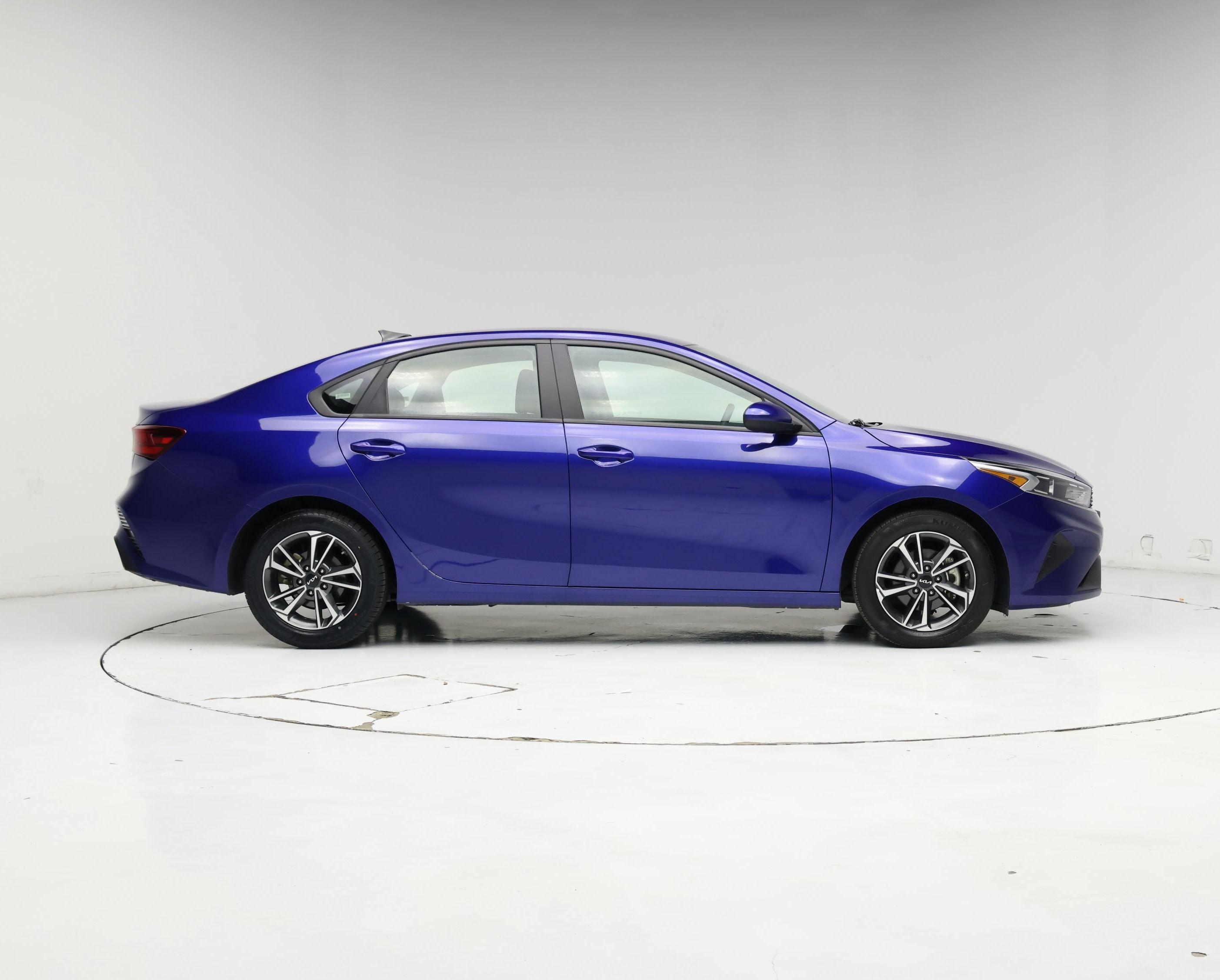 Thumbnail: 2023 Kia Forte - 7