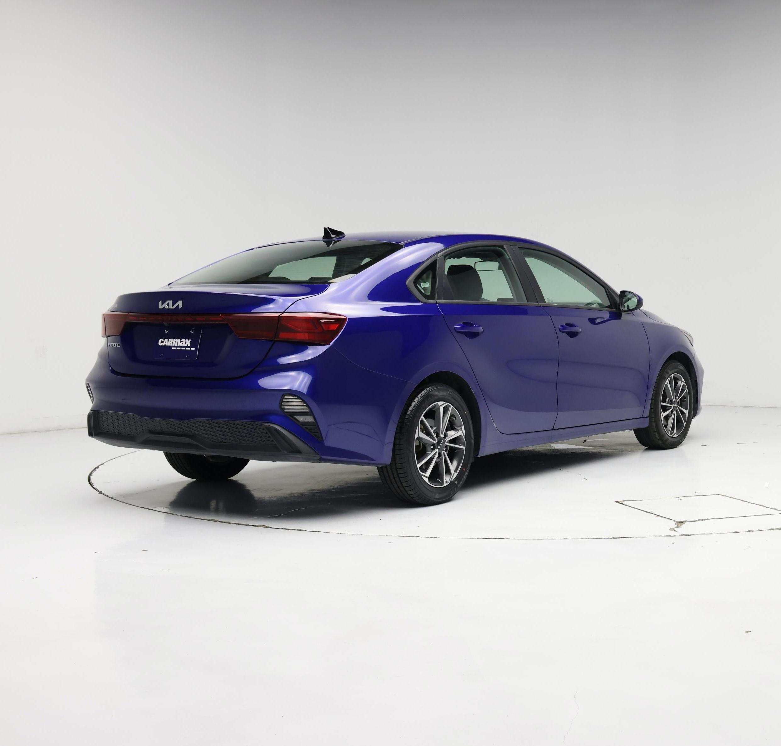 Thumbnail: 2023 Kia Forte - 8