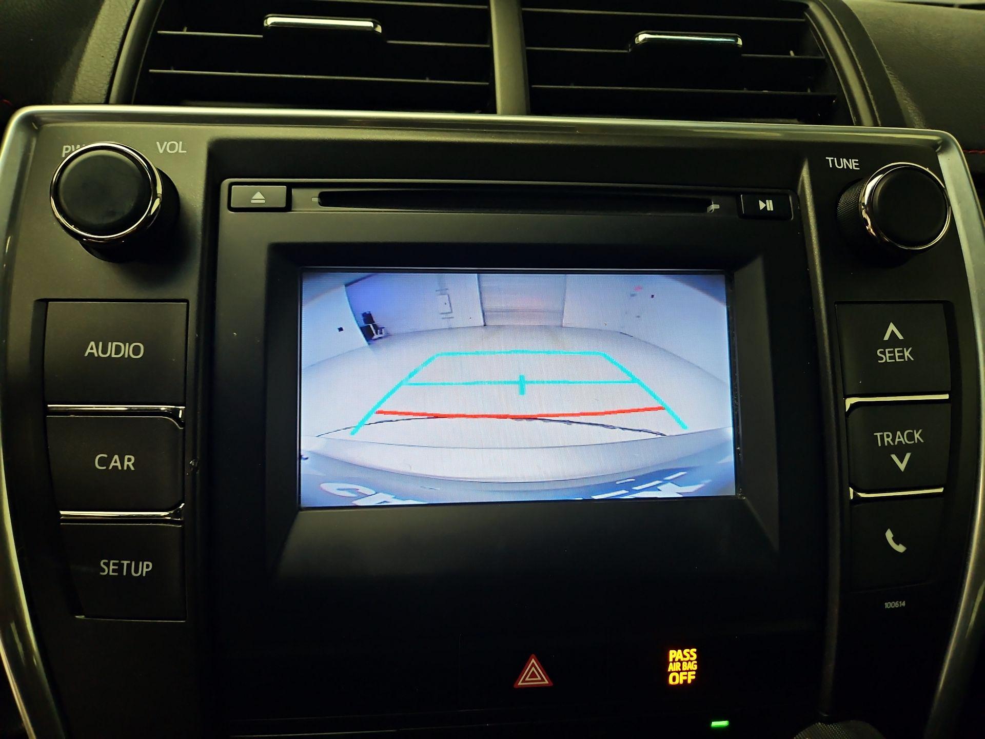 Thumbnail: 2016 Toyota Camry - 14