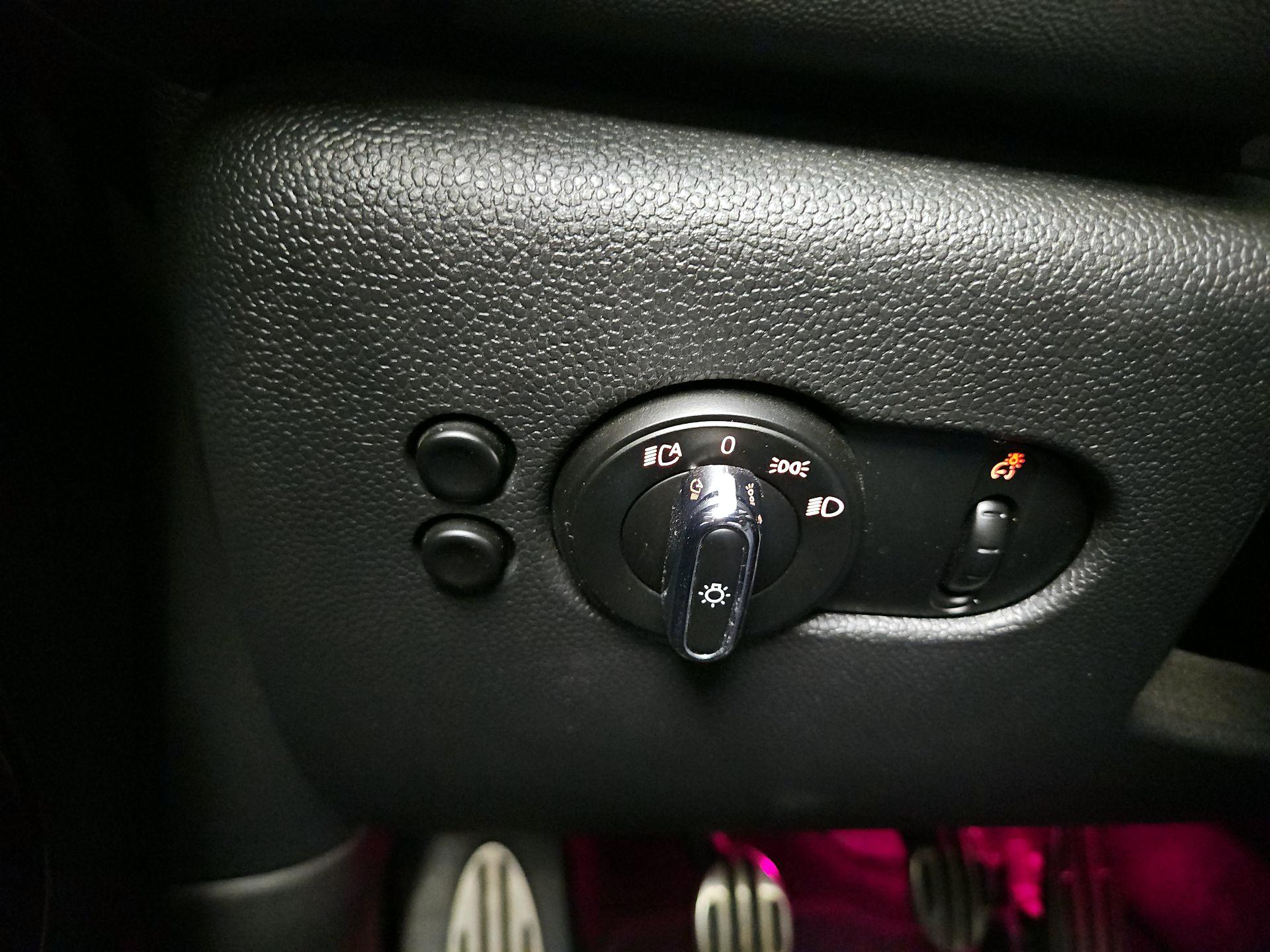 Thumbnail: 2019 MINI Cooper Hardtop - 13