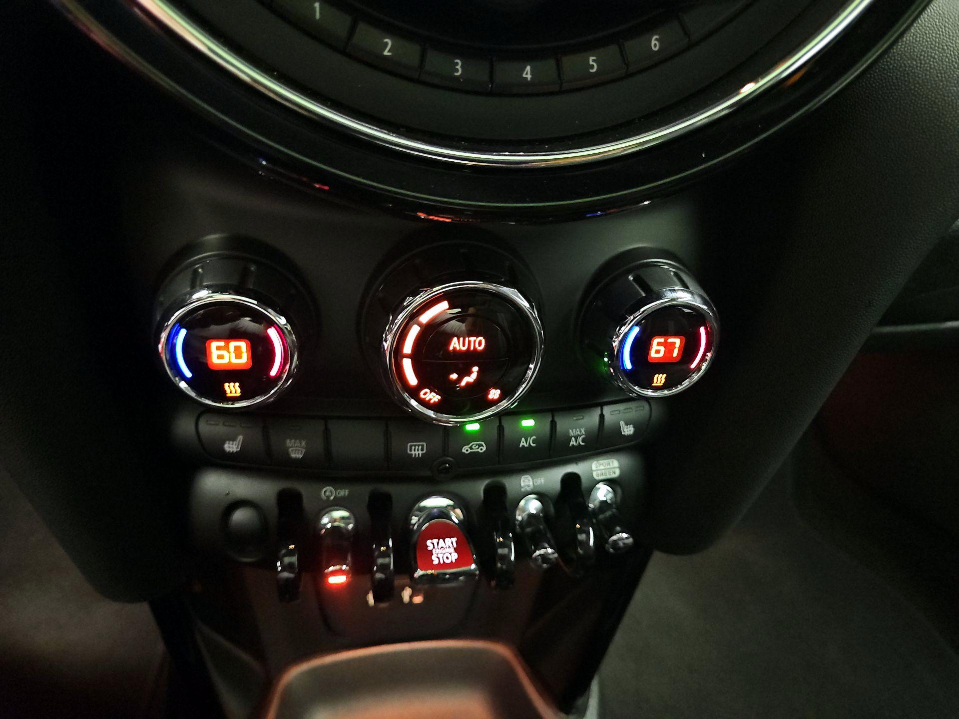 Thumbnail: 2019 MINI Cooper Hardtop - 16