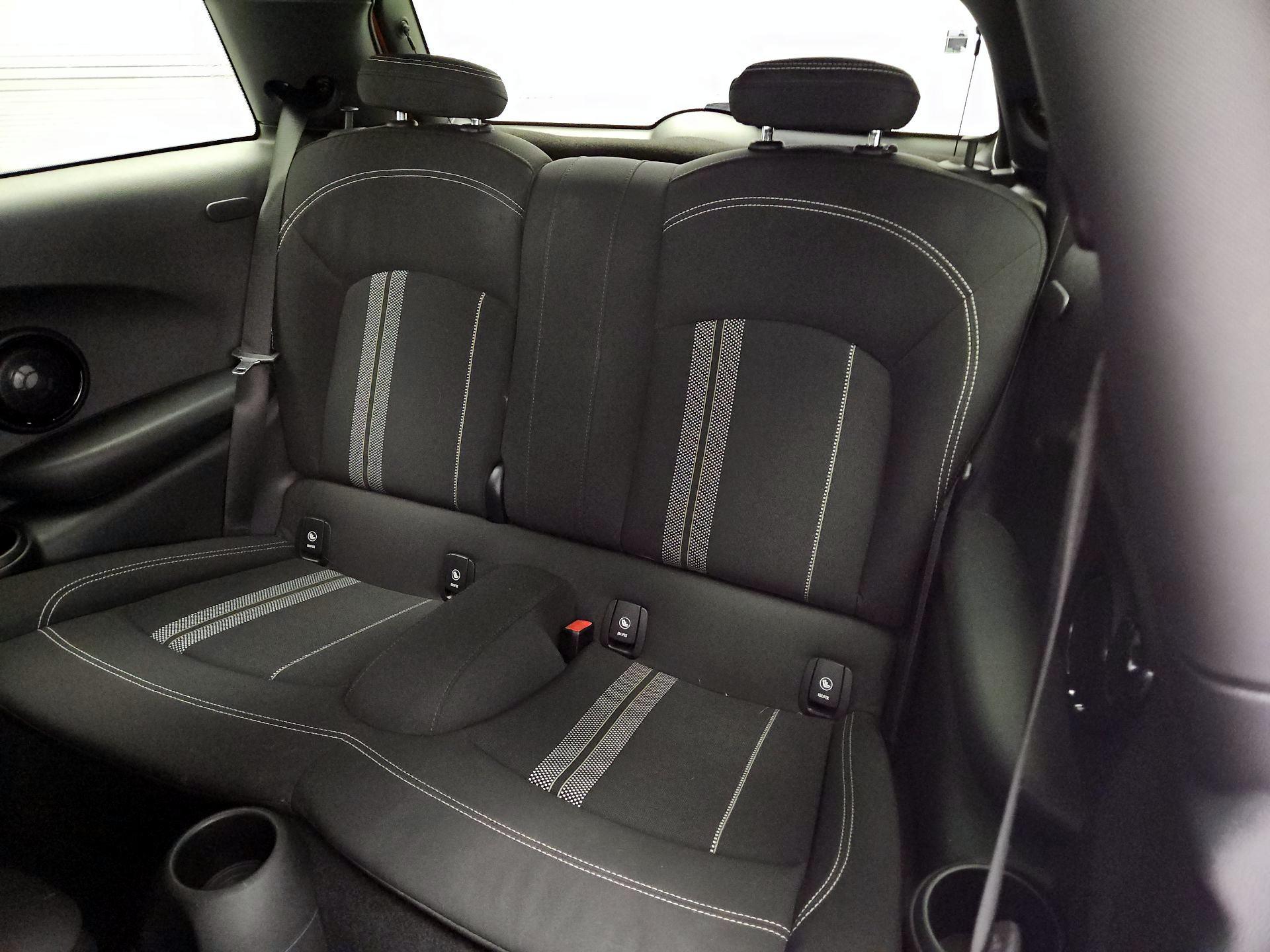 Thumbnail: 2019 MINI Cooper Hardtop - 20