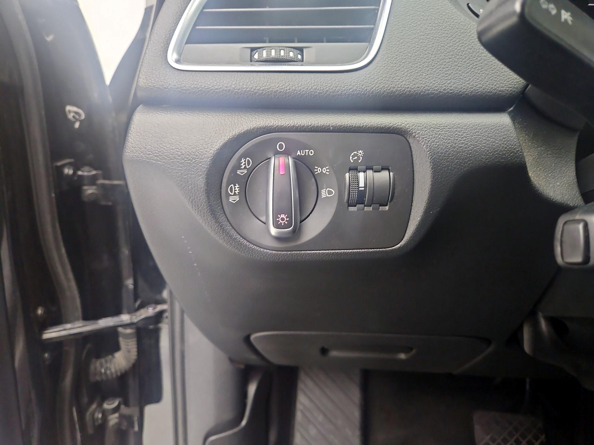 Thumbnail: 2015 Audi Q3 - 13