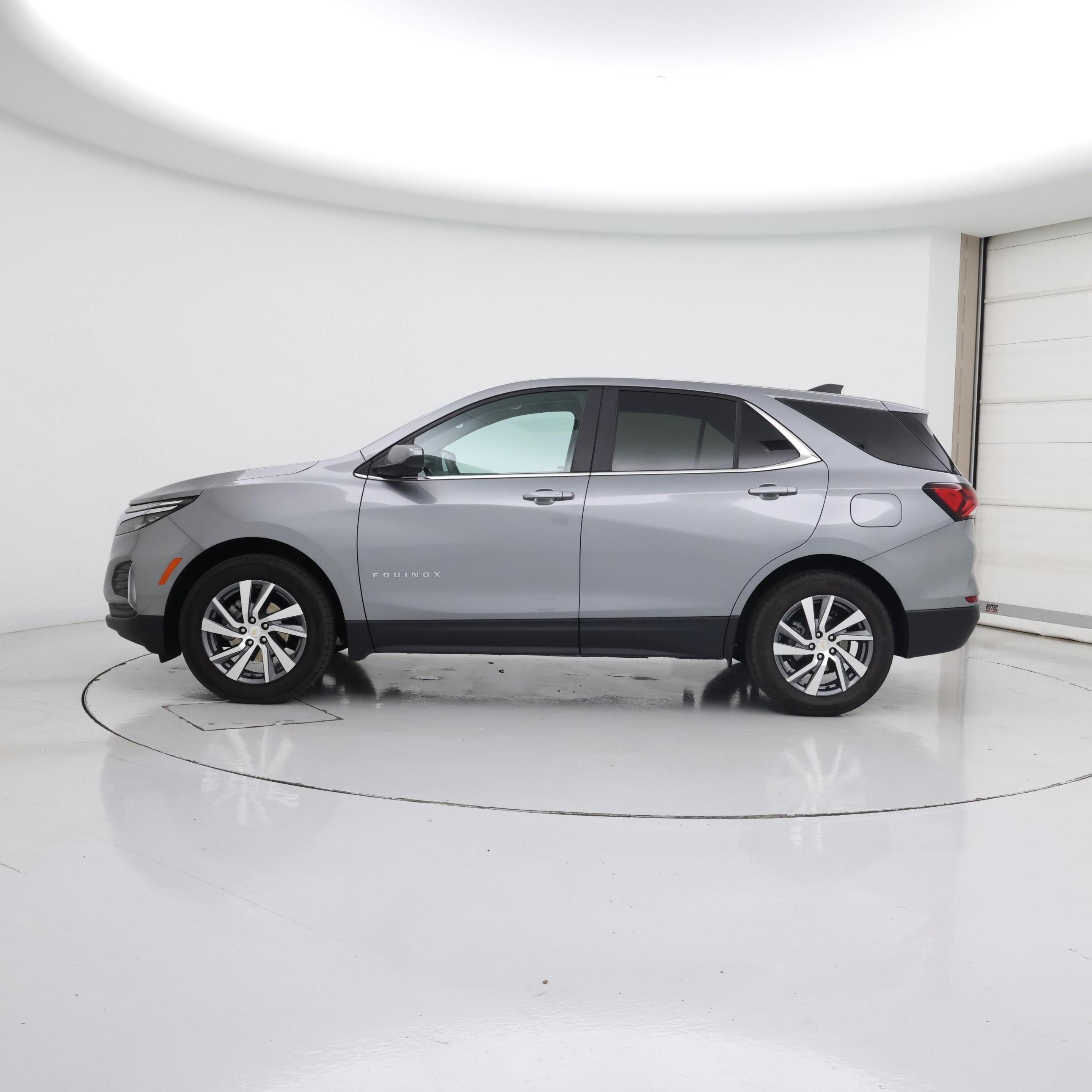 Thumbnail: 2023 Chevrolet Equinox - 3