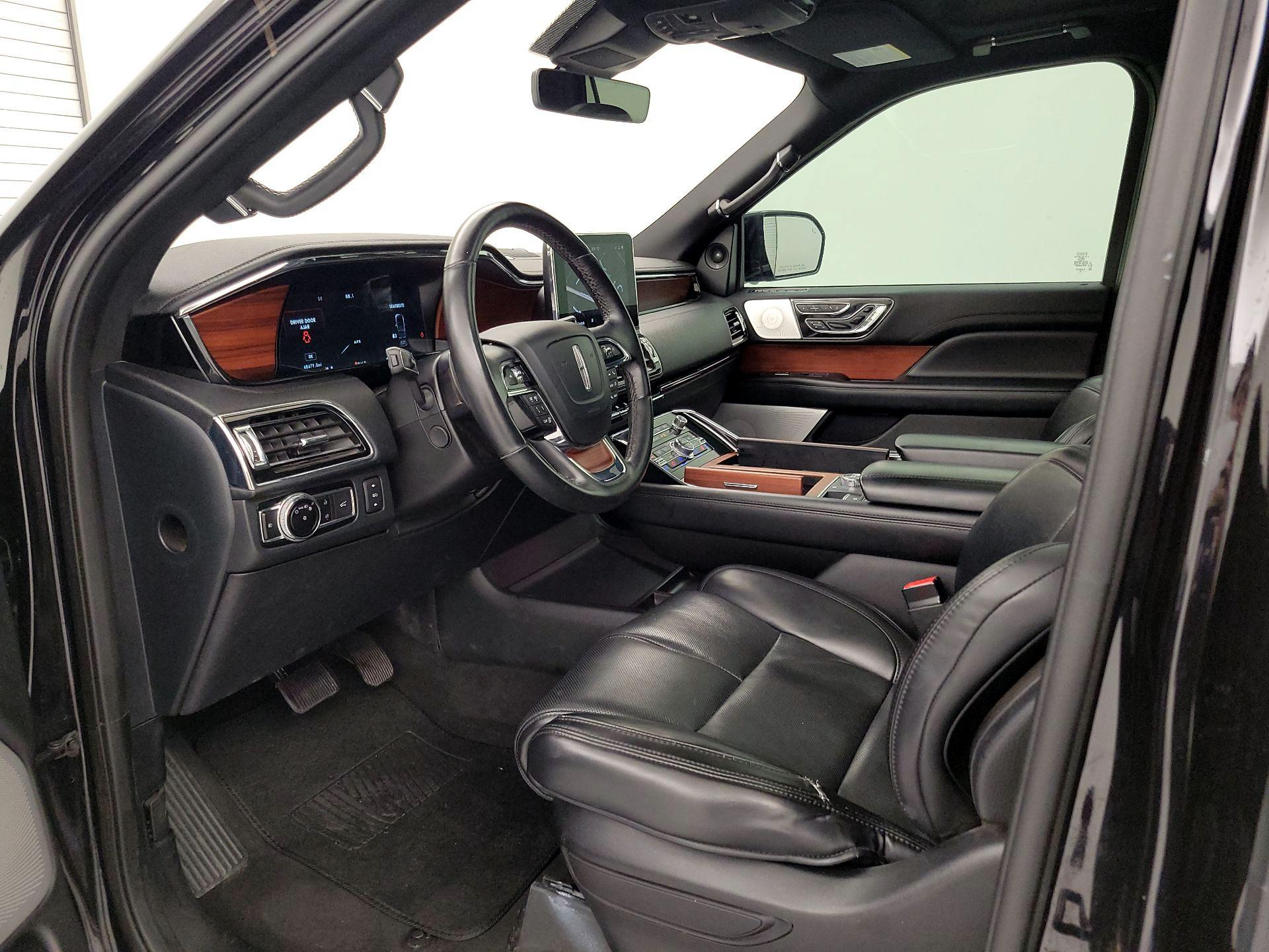 Thumbnail: 2020 Lincoln Navigator - 11