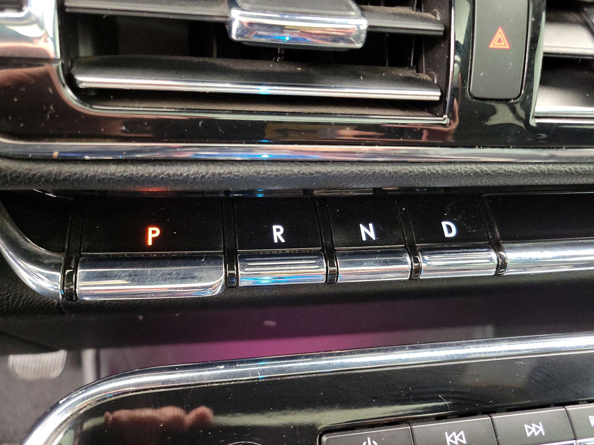 Thumbnail: 2020 Lincoln Navigator - 18