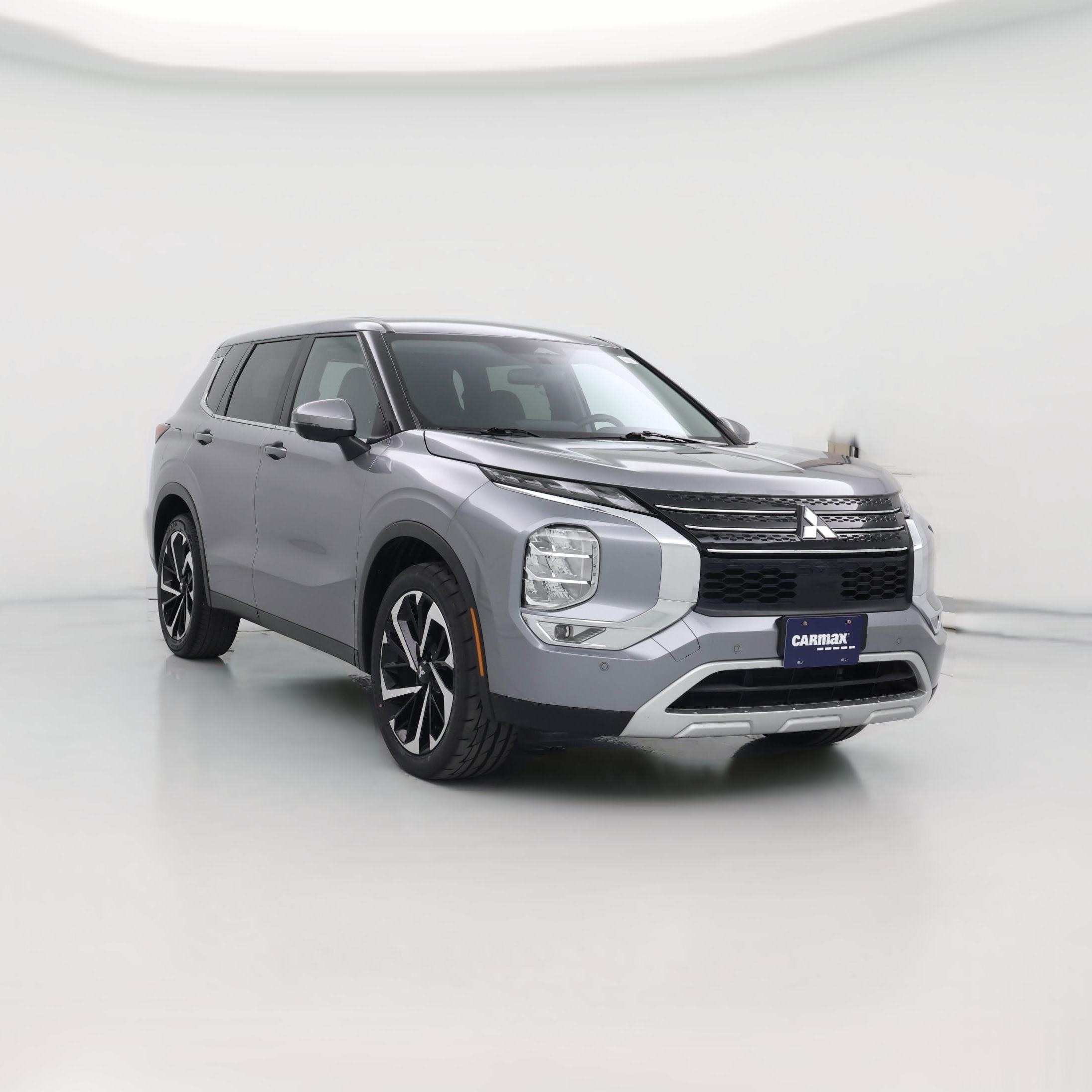 Thumbnail: 2023 Mitsubishi Outlander - 1