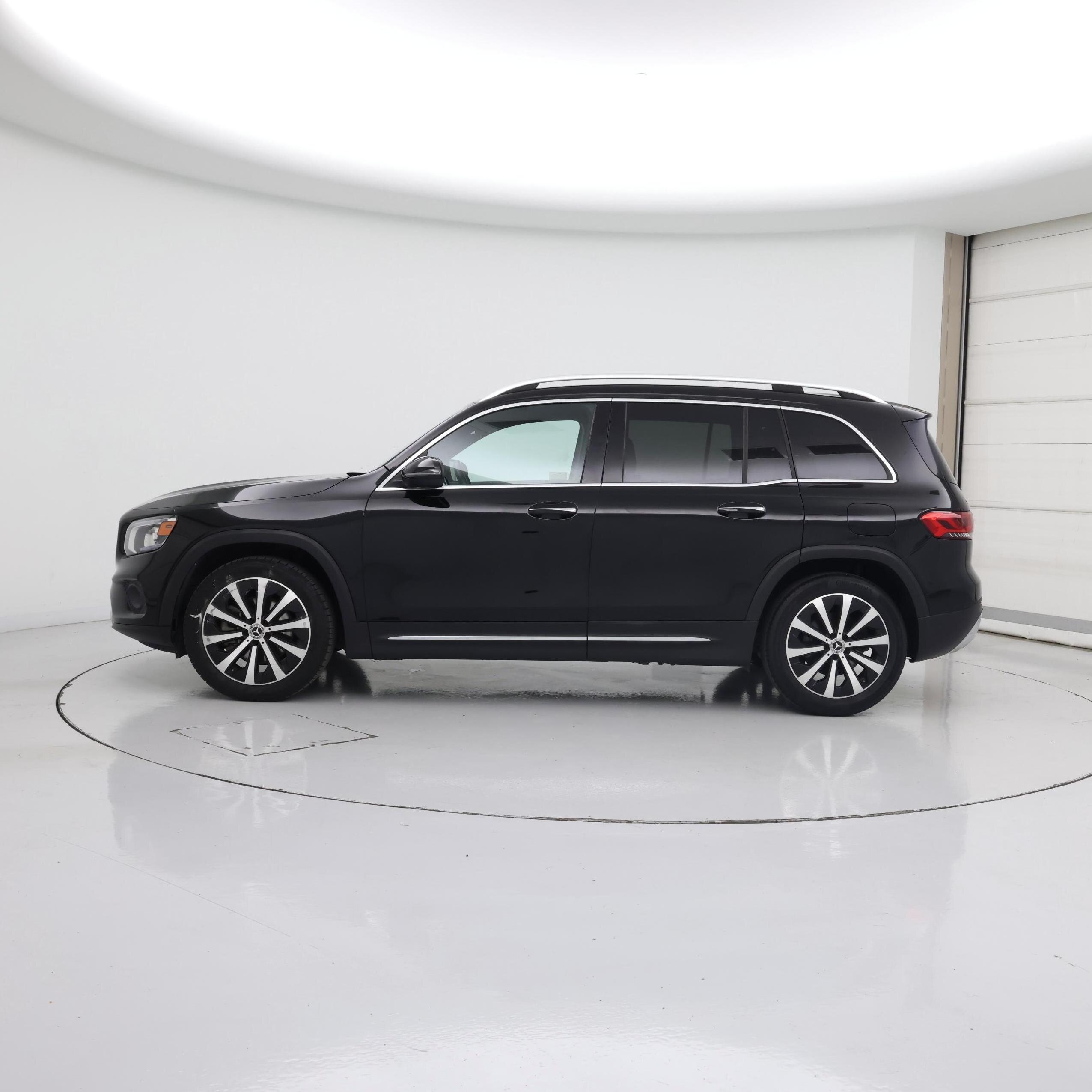 Thumbnail: 2020 Mercedes-Benz GLB - 3