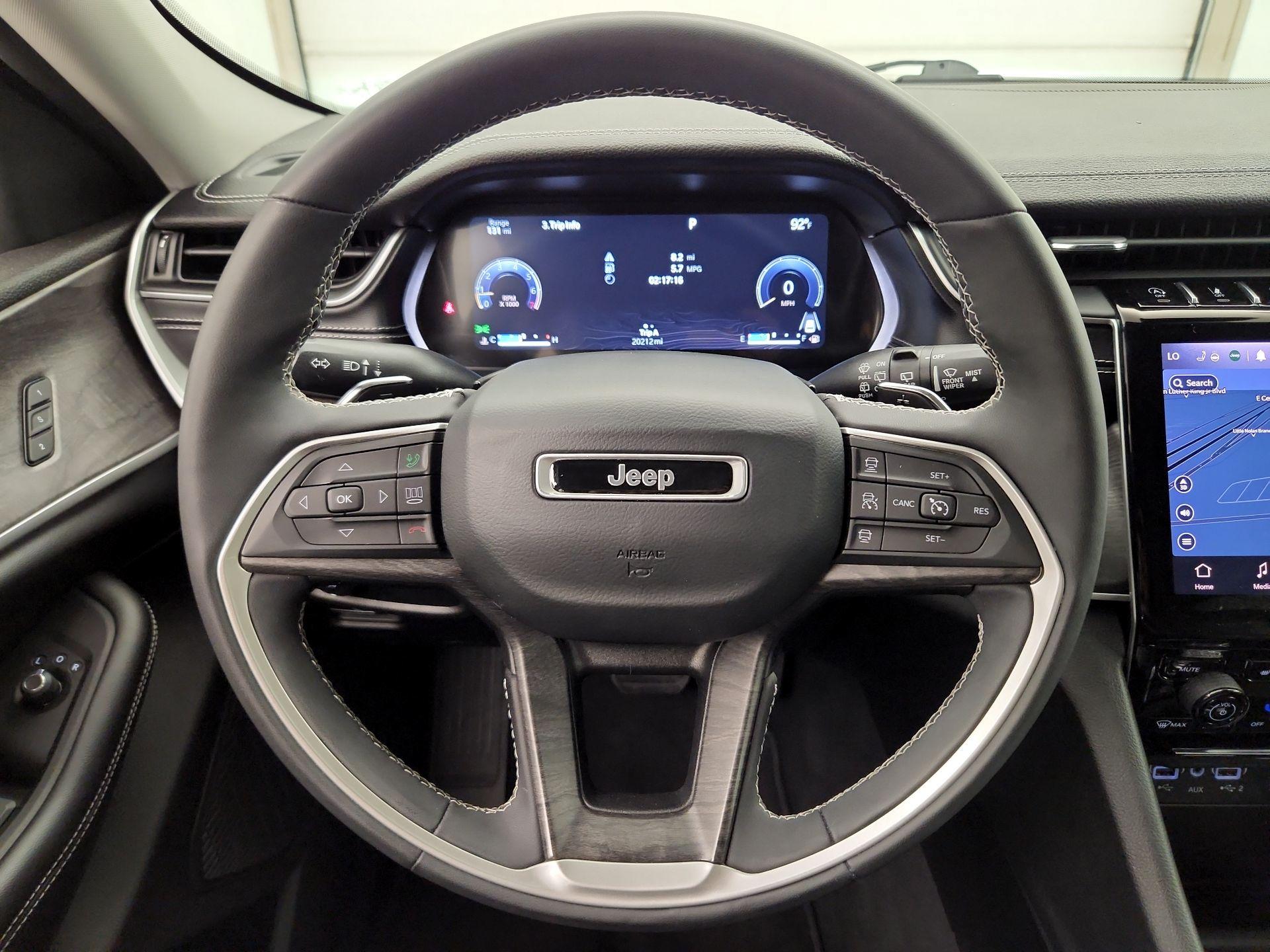 Thumbnail: 2023 Jeep Grand Cherokee - 10