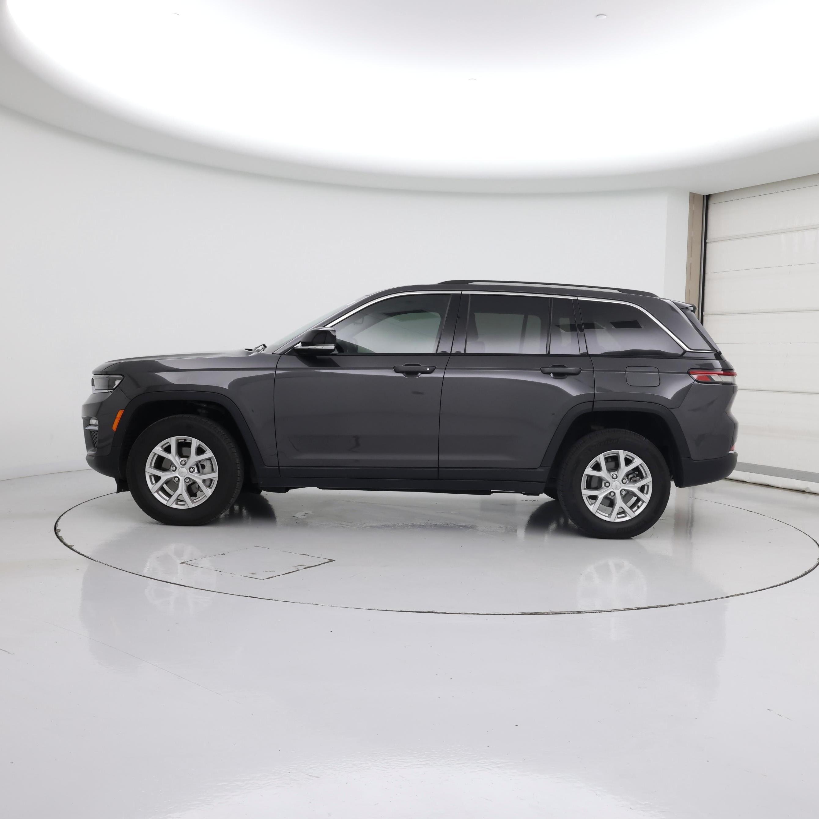 Thumbnail: 2023 Jeep Grand Cherokee - 3