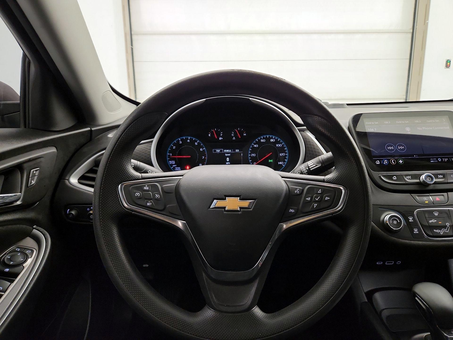 Thumbnail: 2021 Chevrolet Malibu - 10
