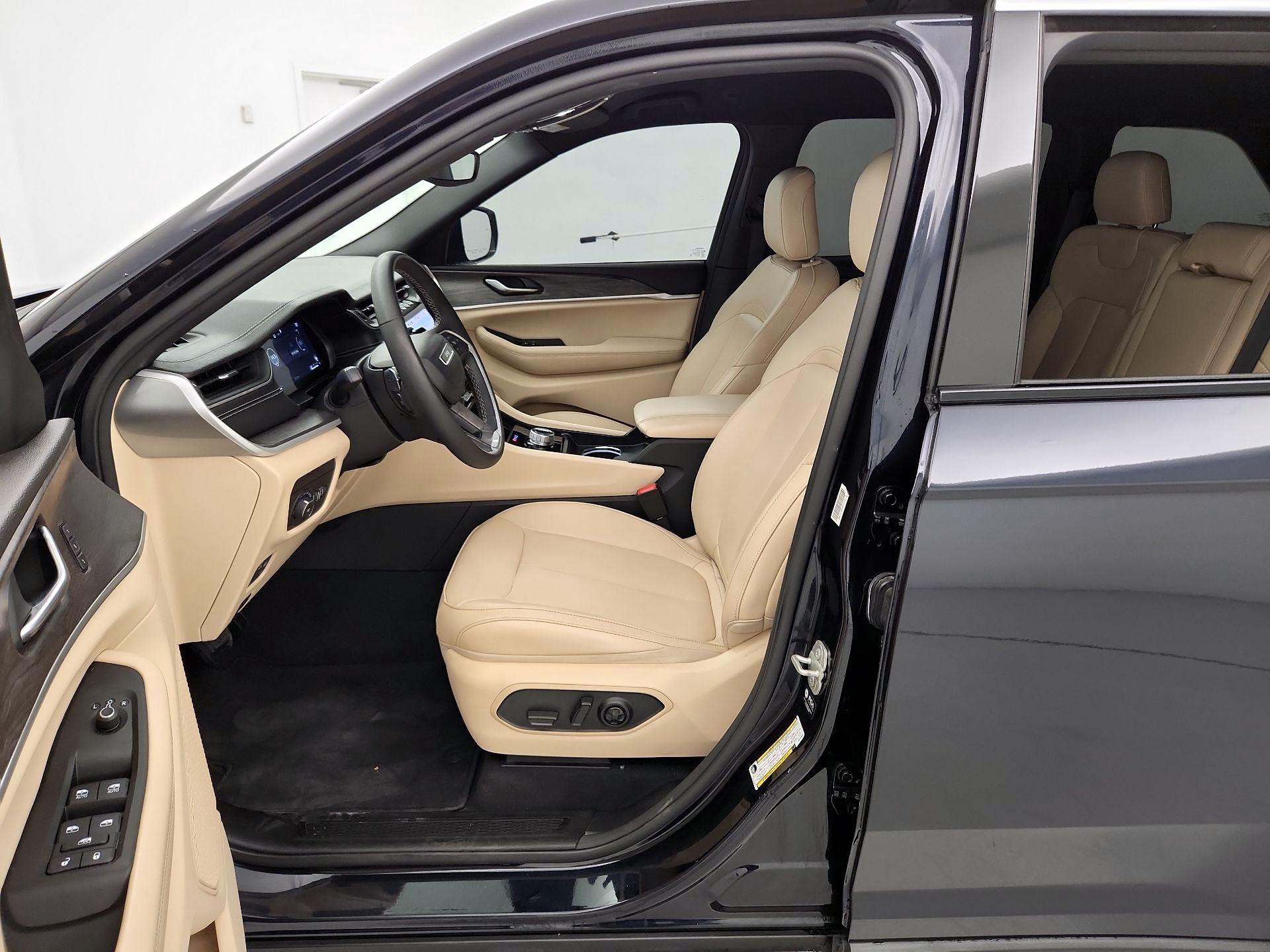 Thumbnail: 2023 Jeep Grand Cherokee - 11