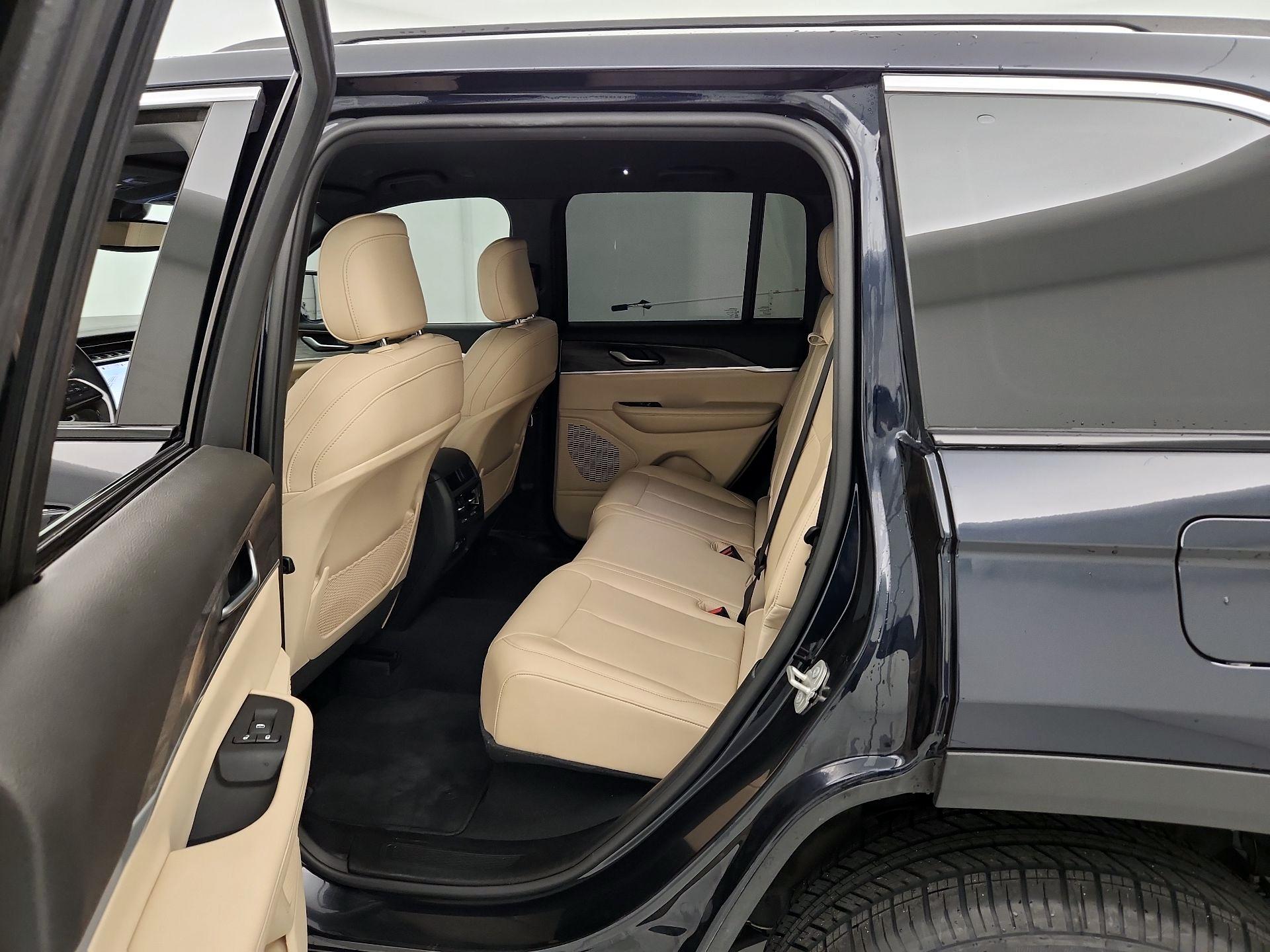 Thumbnail: 2023 Jeep Grand Cherokee - 20
