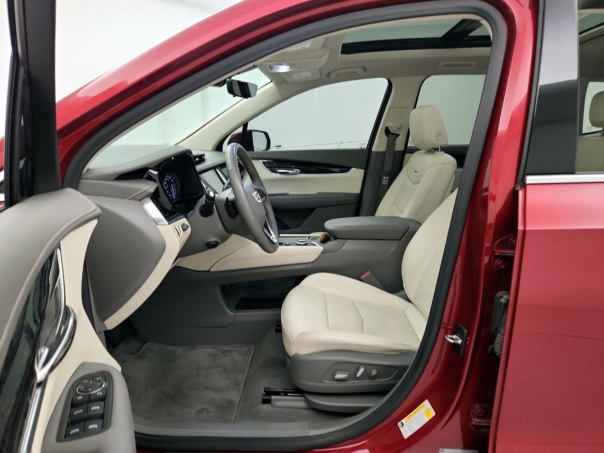 Thumbnail: 2021 Cadillac XT6 - 11
