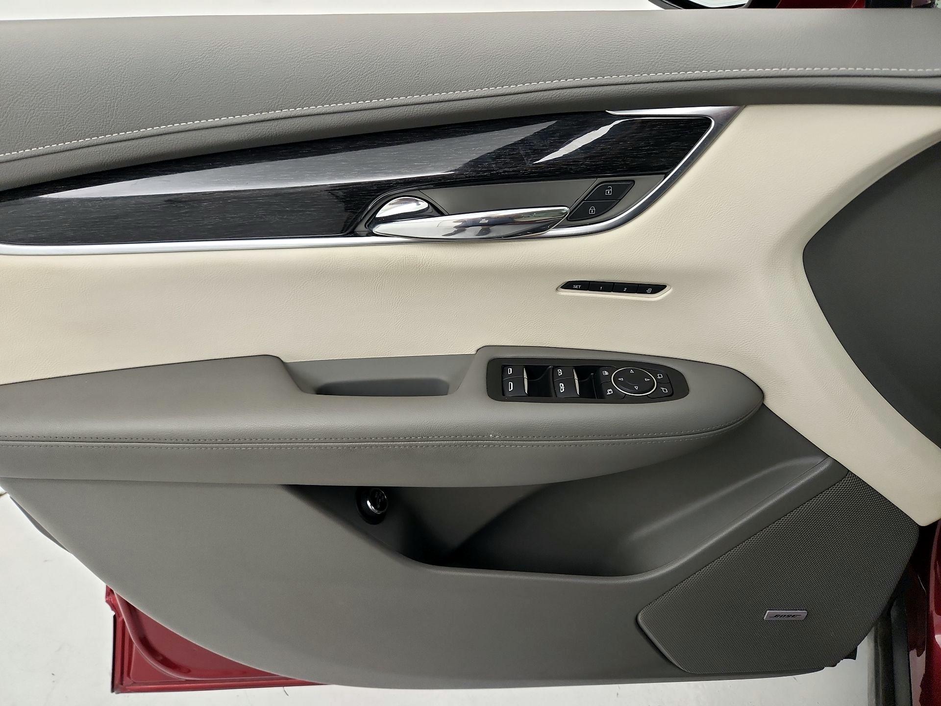 Thumbnail: 2021 Cadillac XT6 - 12