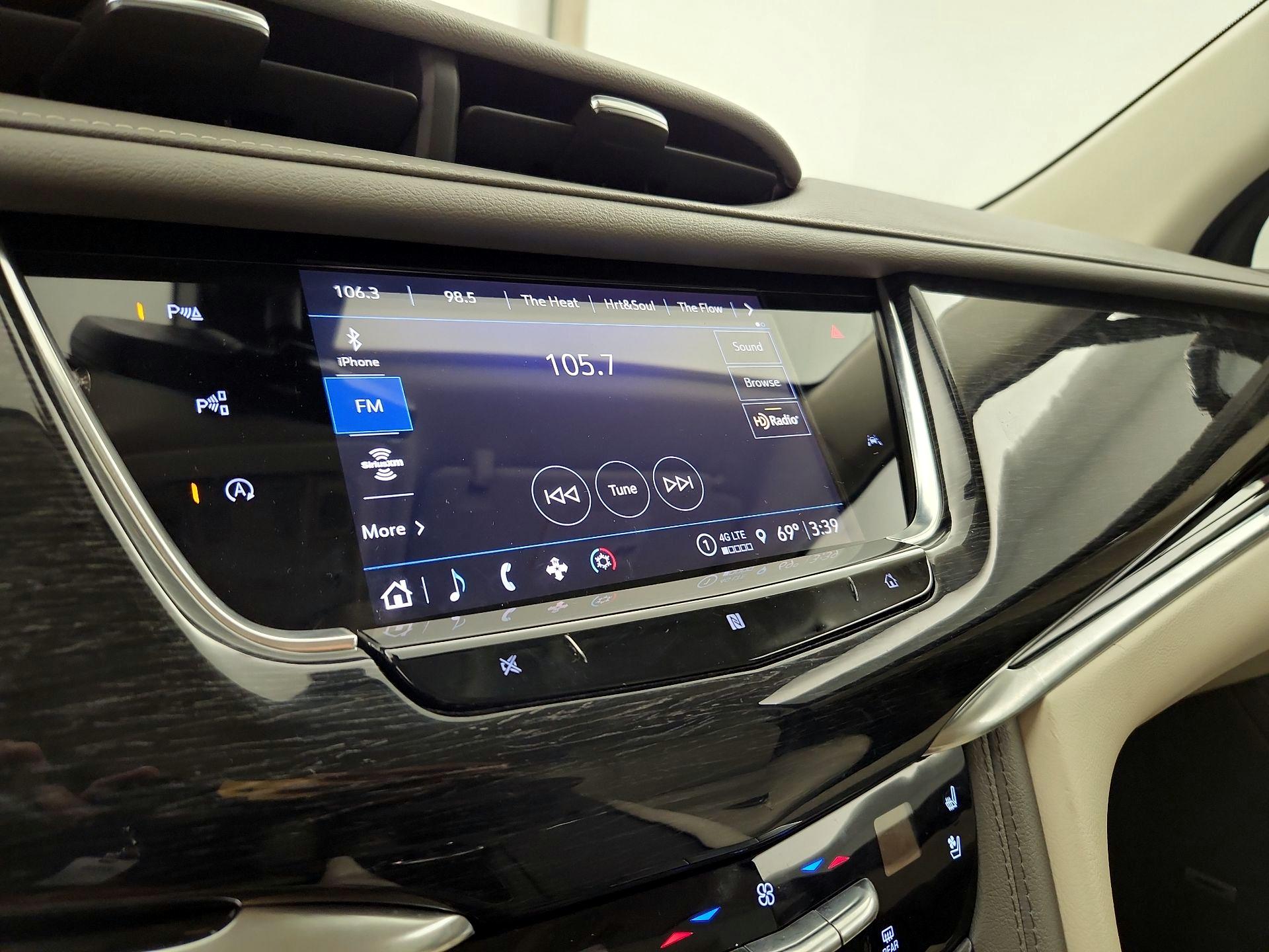 Thumbnail: 2021 Cadillac XT6 - 15