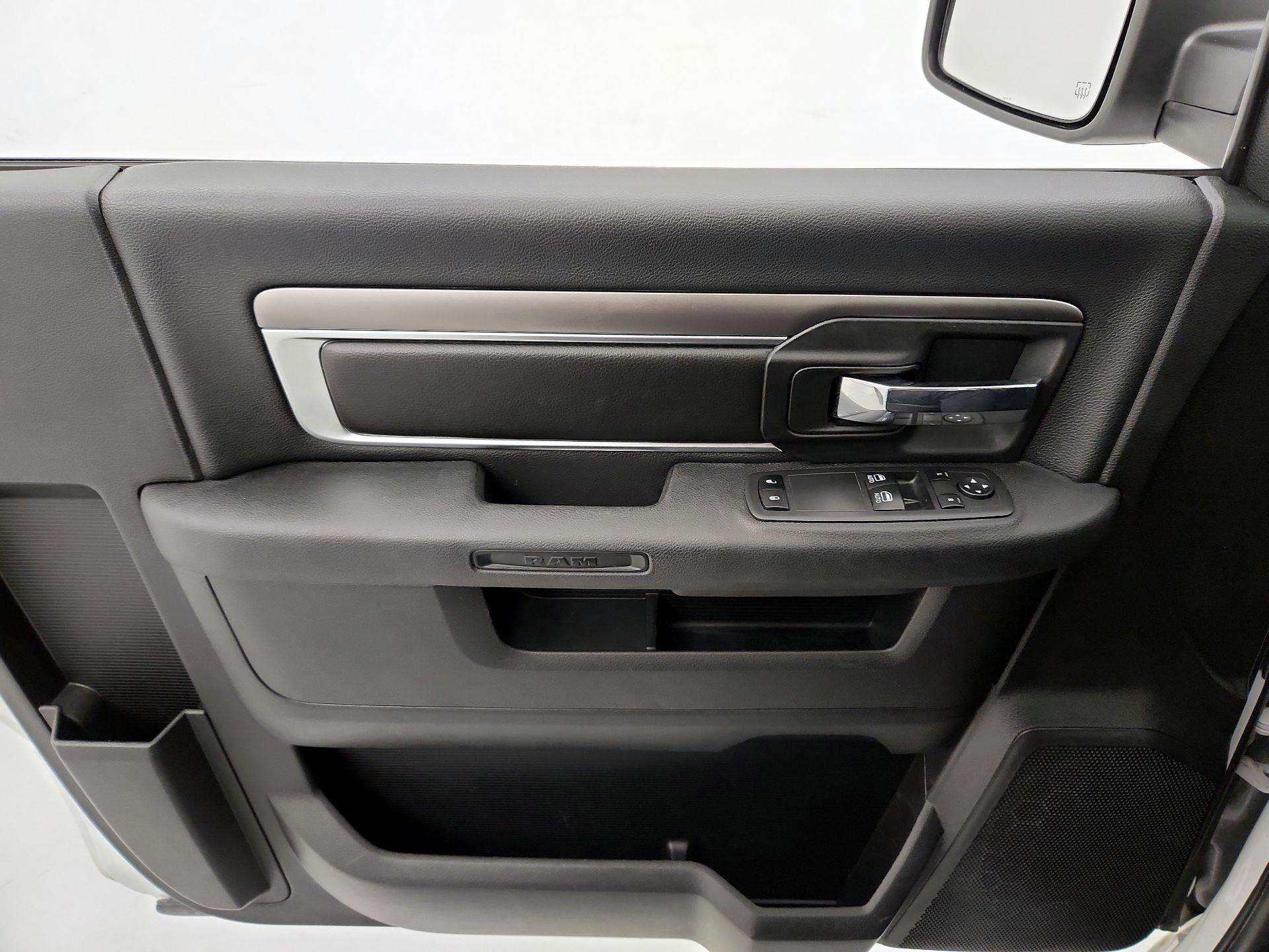 Thumbnail: 2021 RAM 1500 Classic - 12