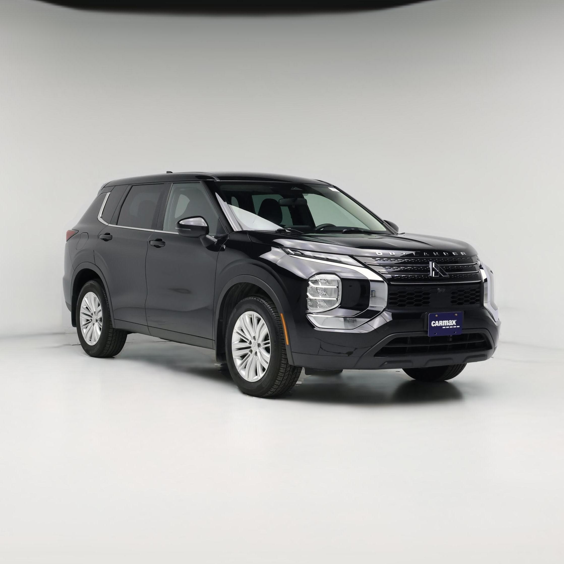 Thumbnail: 2023 Mitsubishi Outlander - 1