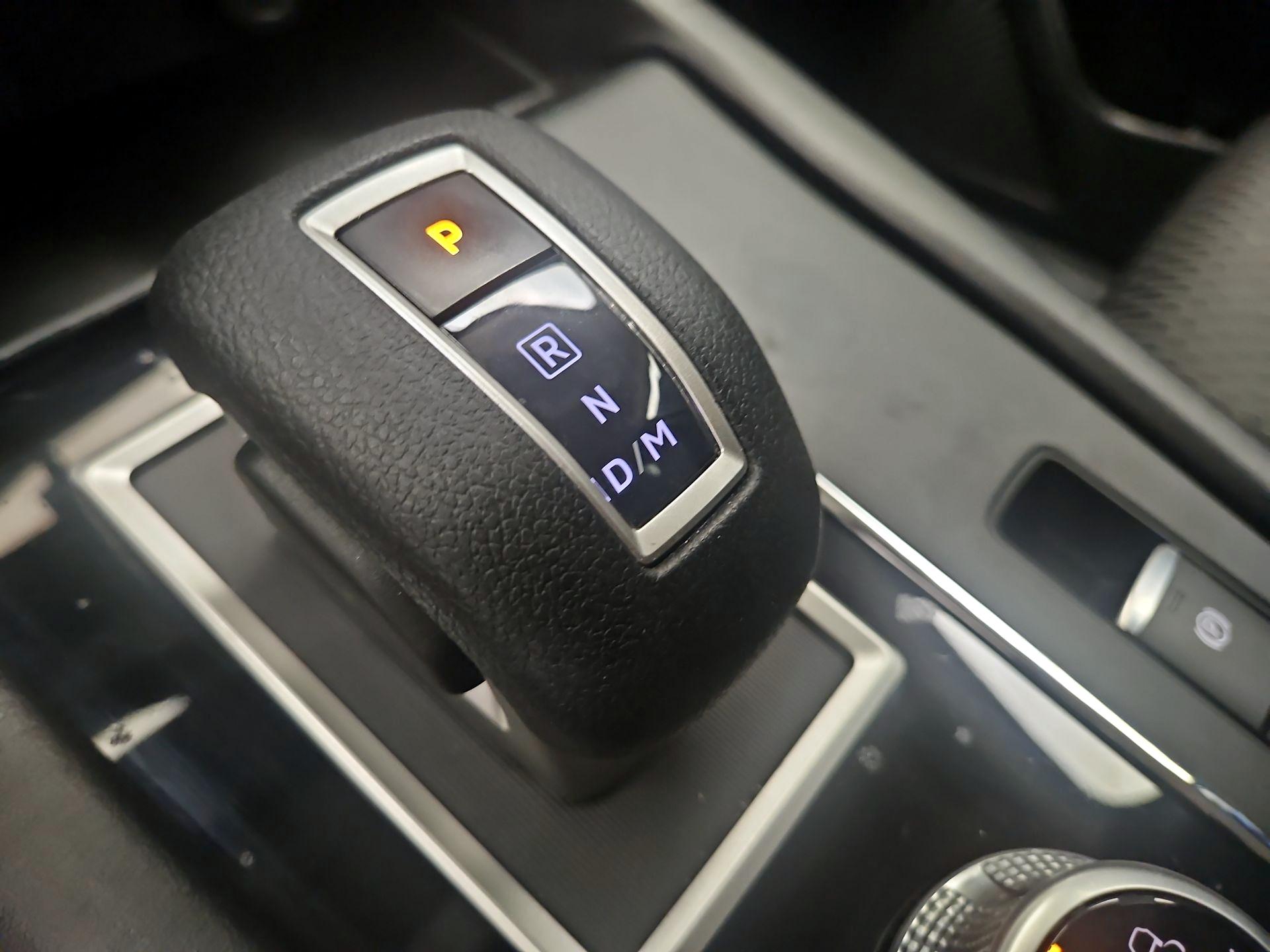 Thumbnail: 2023 Mitsubishi Outlander - 17