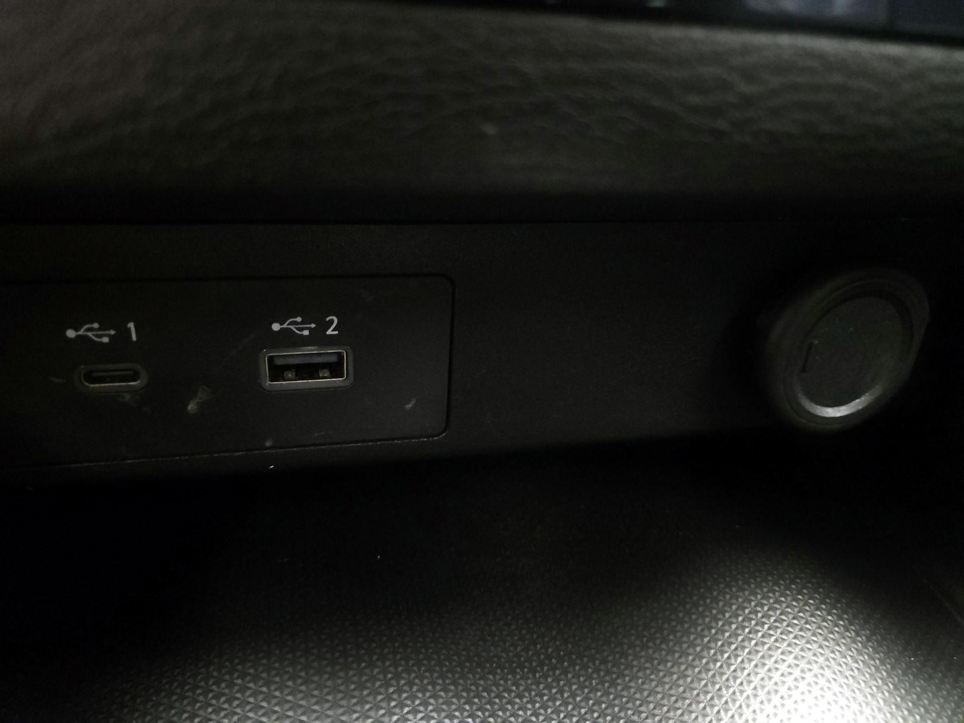 Thumbnail: 2023 Mitsubishi Outlander - 18