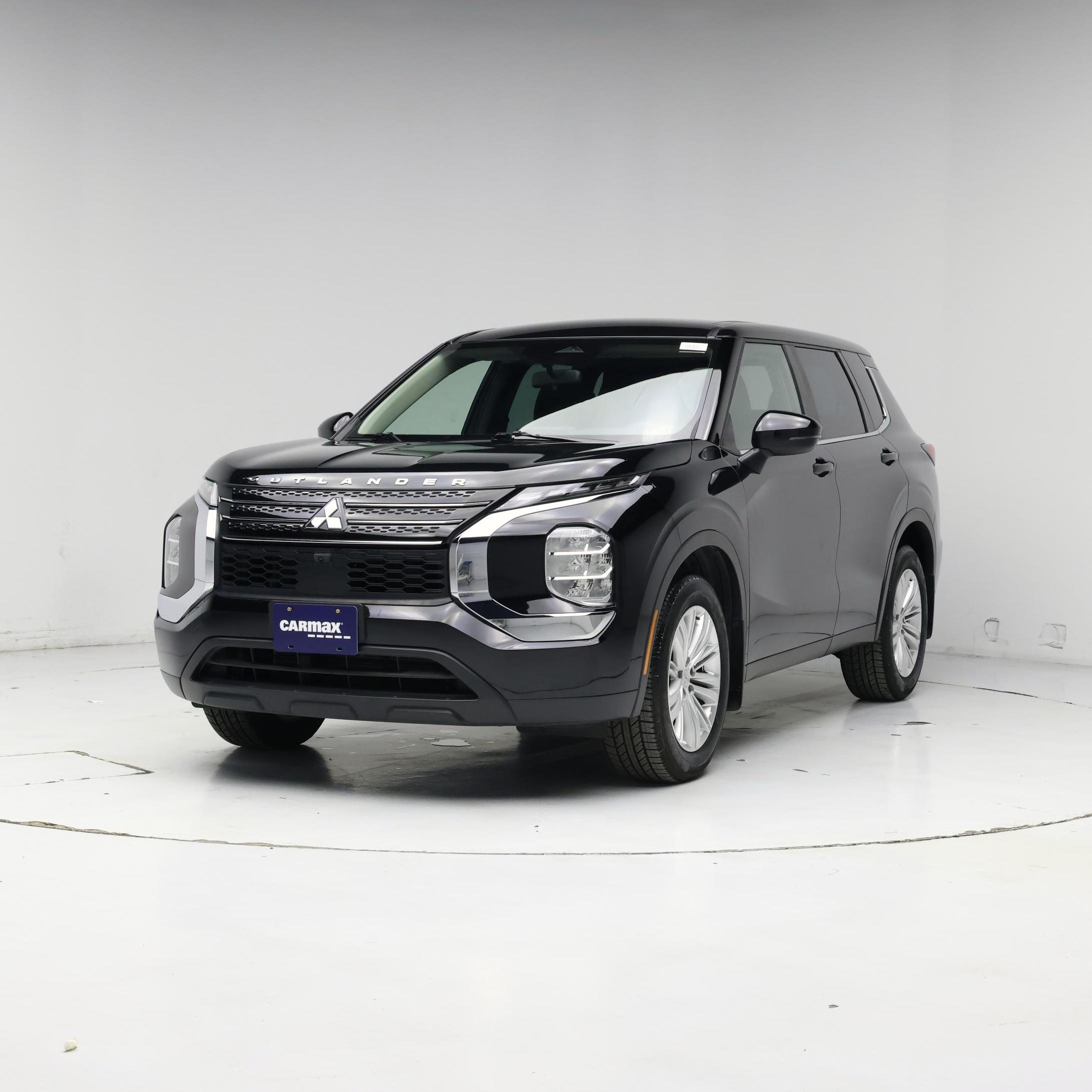 Thumbnail: 2023 Mitsubishi Outlander - 4