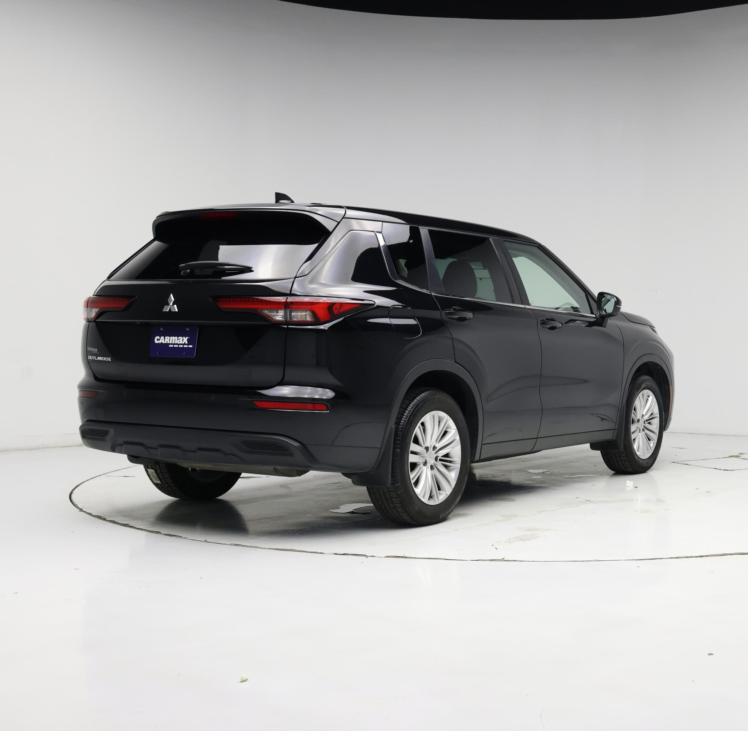 Thumbnail: 2023 Mitsubishi Outlander - 8