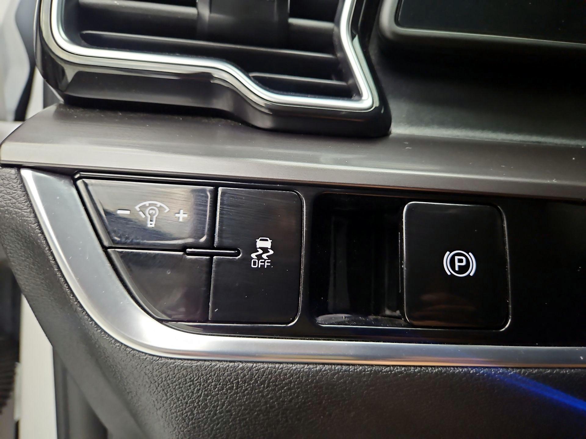 Thumbnail: 2023 Kia Sportage - 13