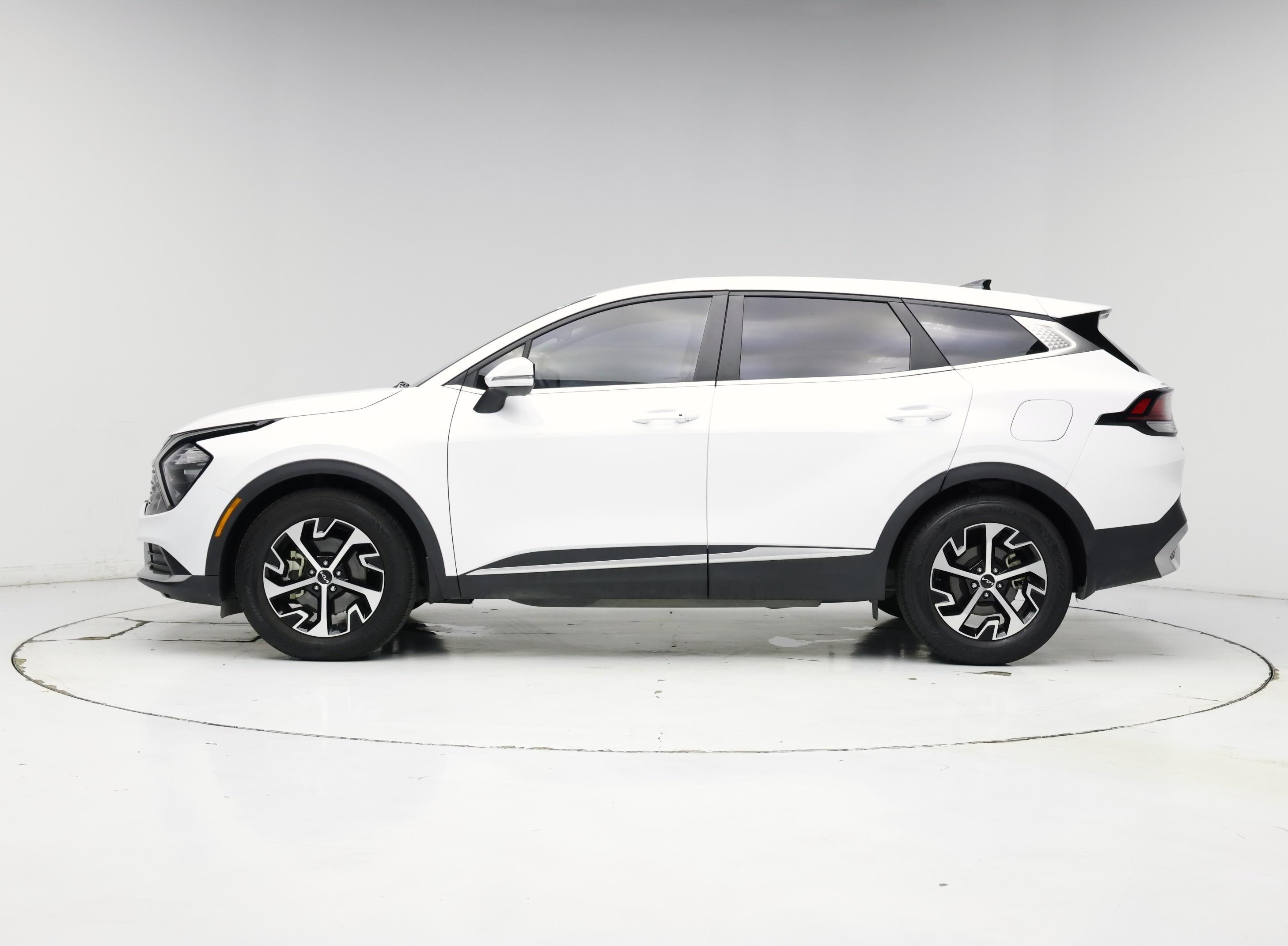 Thumbnail: 2023 Kia Sportage - 3