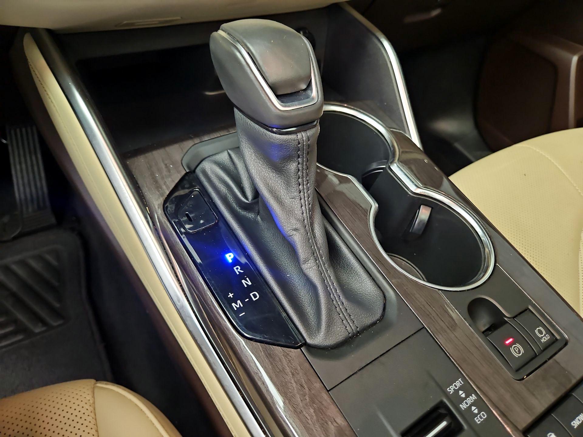 Thumbnail: 2022 Toyota Highlander - 18