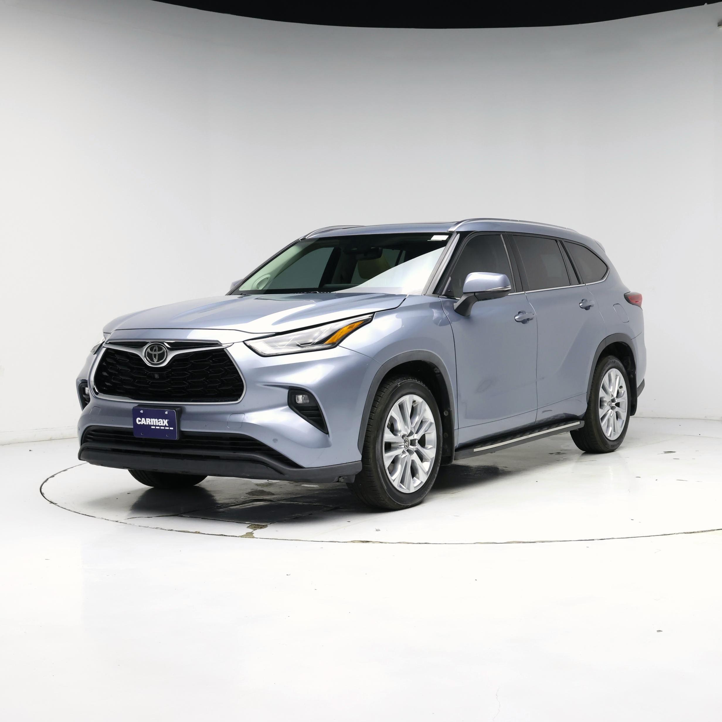 Thumbnail: 2022 Toyota Highlander - 4