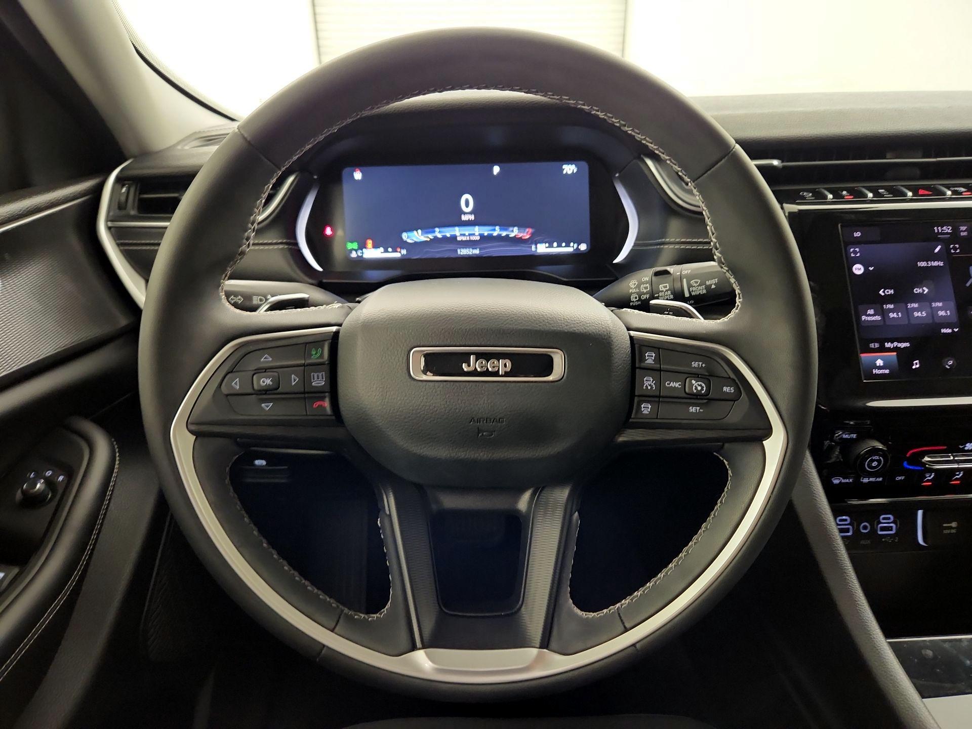 Thumbnail: 2023 Jeep Grand Cherokee - 10