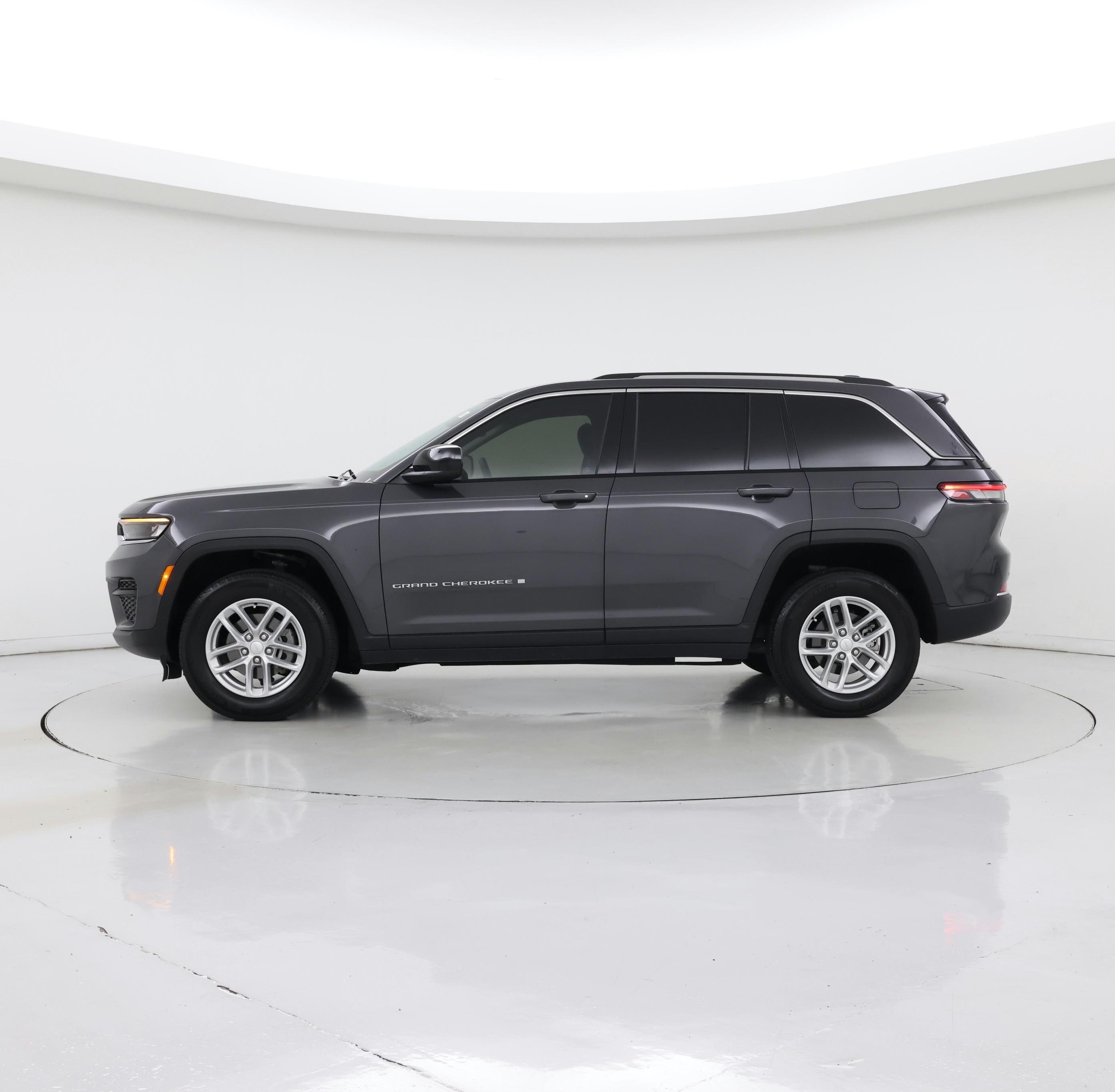 Thumbnail: 2023 Jeep Grand Cherokee - 3