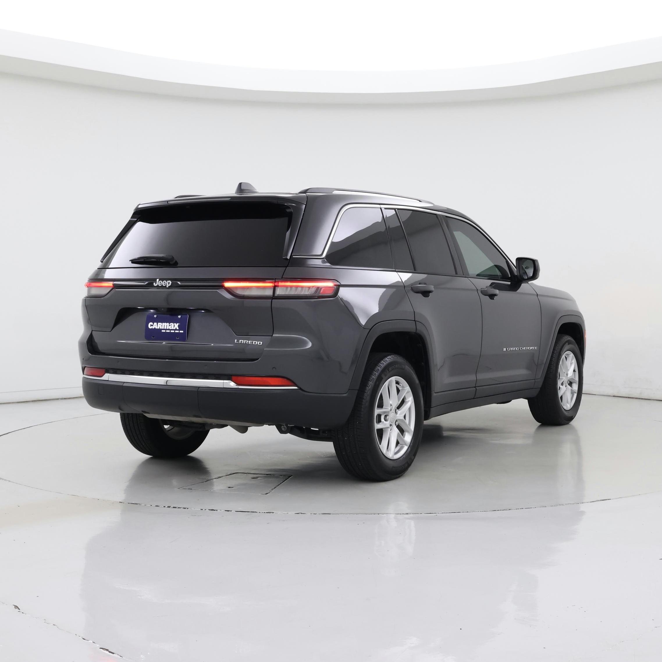 Thumbnail: 2023 Jeep Grand Cherokee - 8