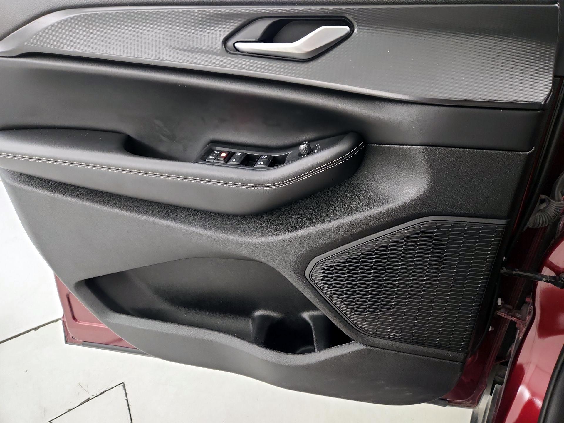 Thumbnail: 2023 Jeep Grand Cherokee - 12