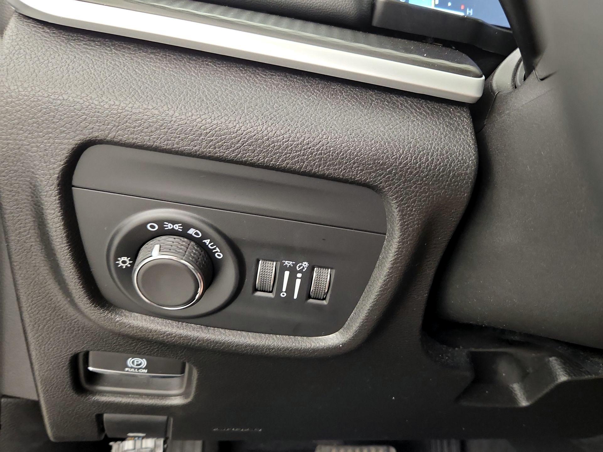 Thumbnail: 2023 Jeep Grand Cherokee - 13