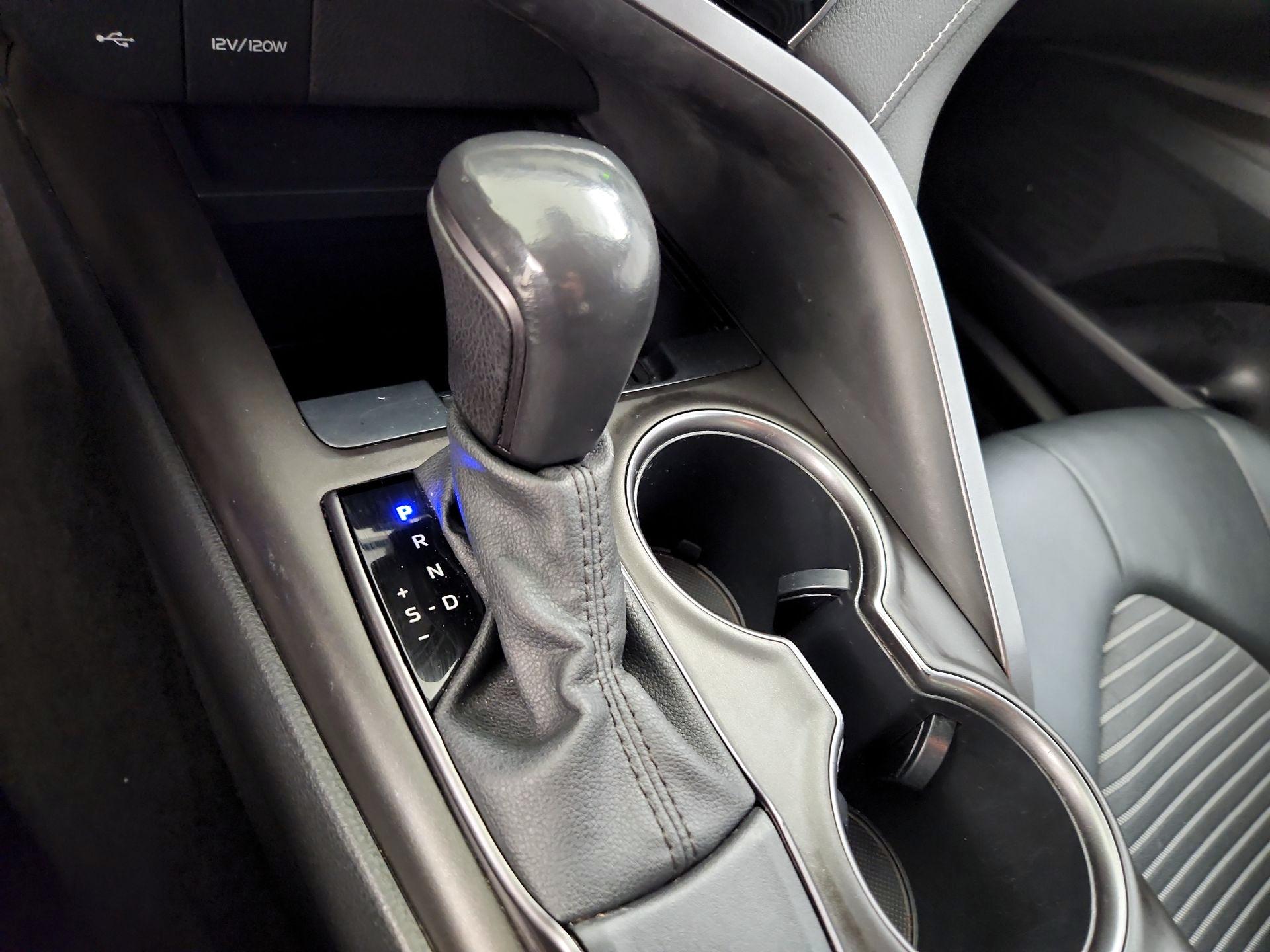 Thumbnail: 2021 Toyota Camry - 17