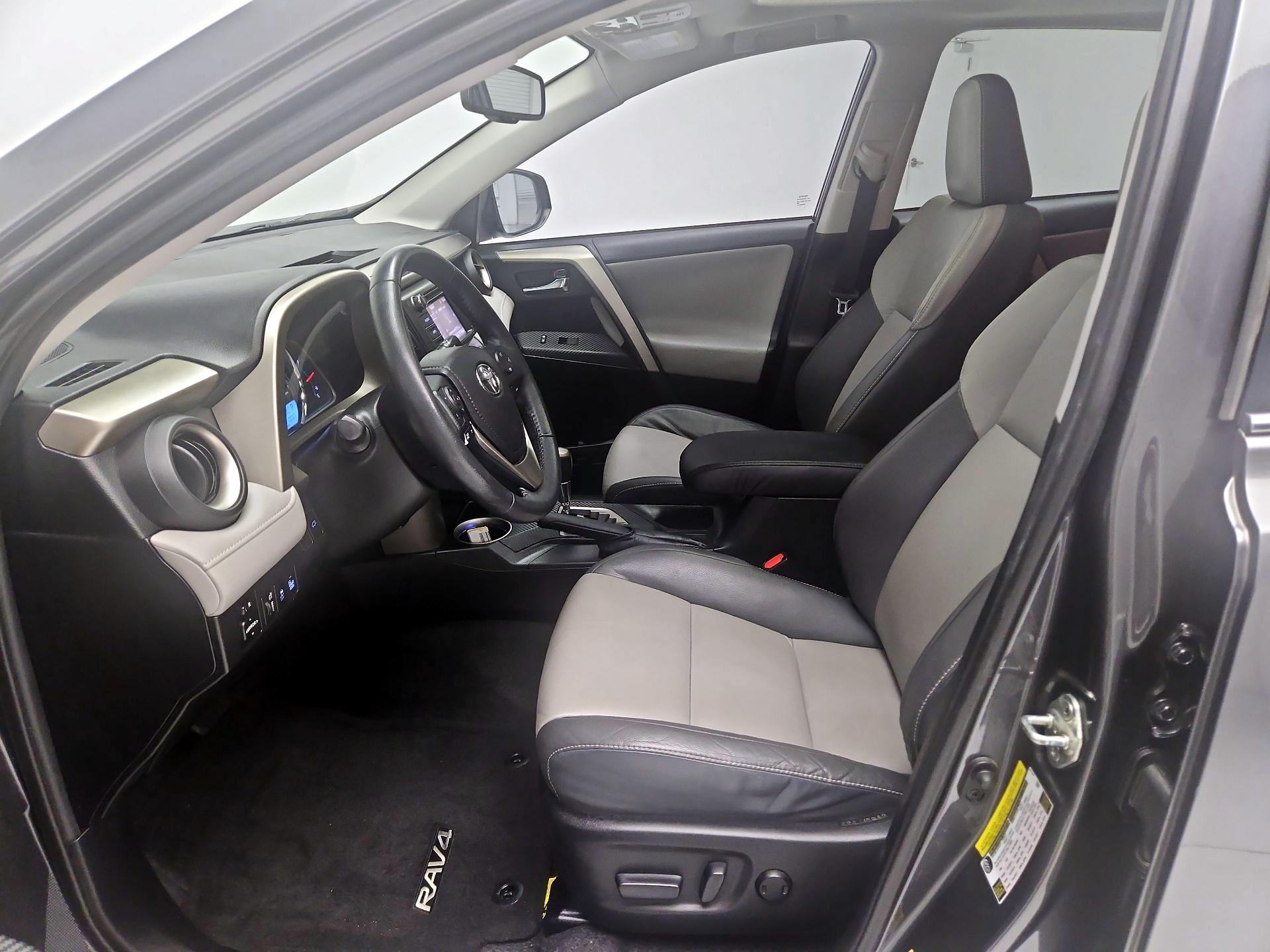 Thumbnail: 2015 Toyota RAV4 - 11