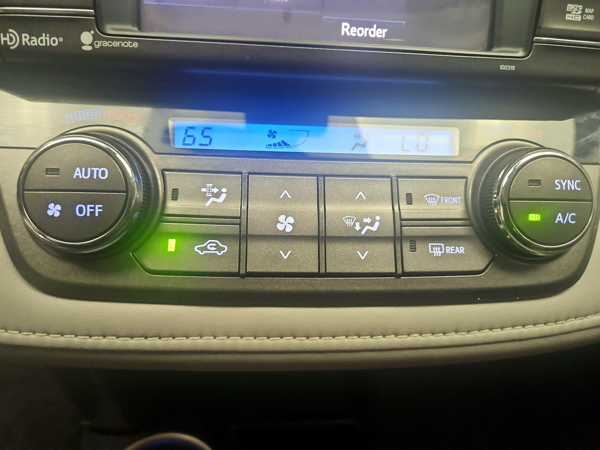 Thumbnail: 2015 Toyota RAV4 - 16