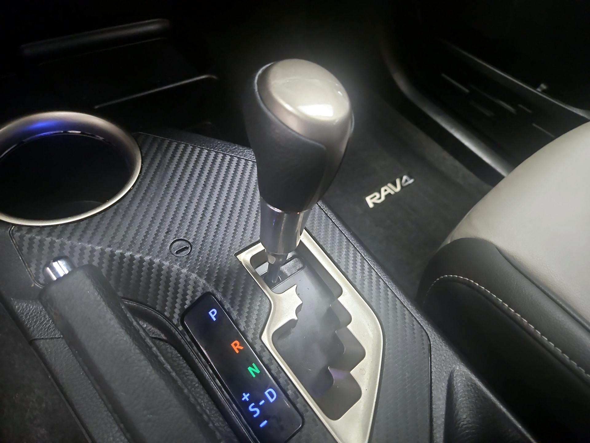 Thumbnail: 2015 Toyota RAV4 - 17