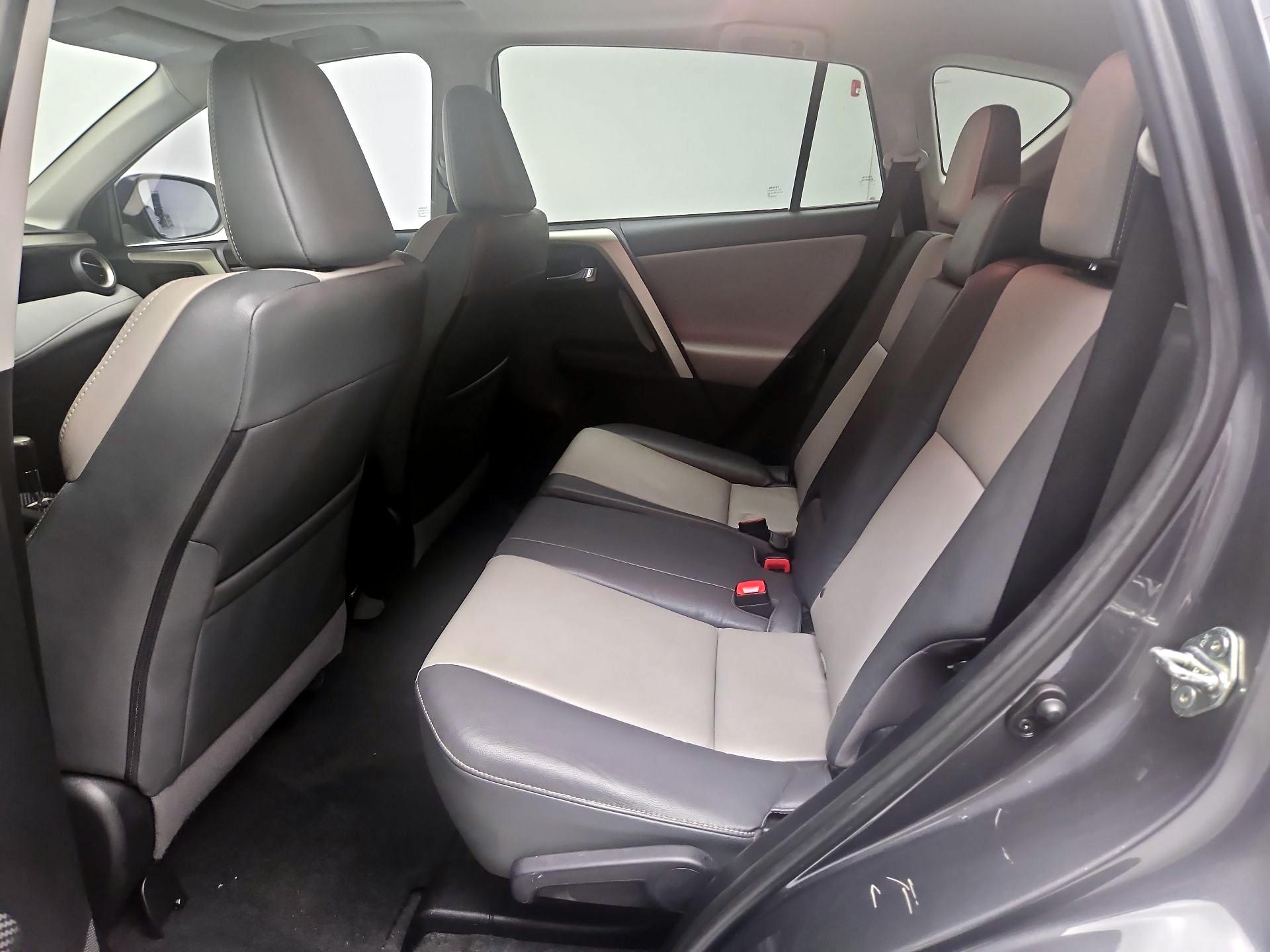 Thumbnail: 2015 Toyota RAV4 - 20