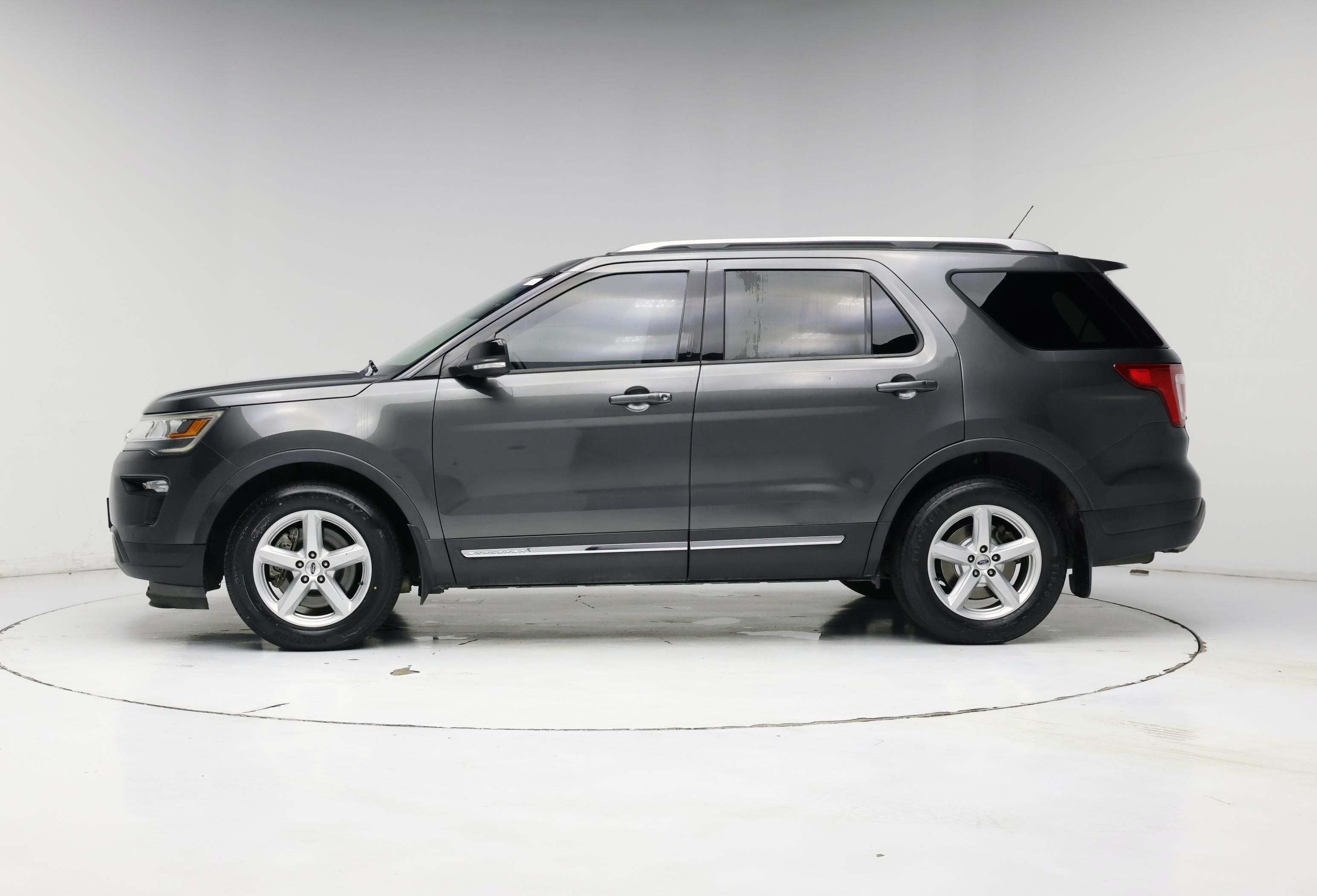 Thumbnail: 2018 Ford Explorer - 3