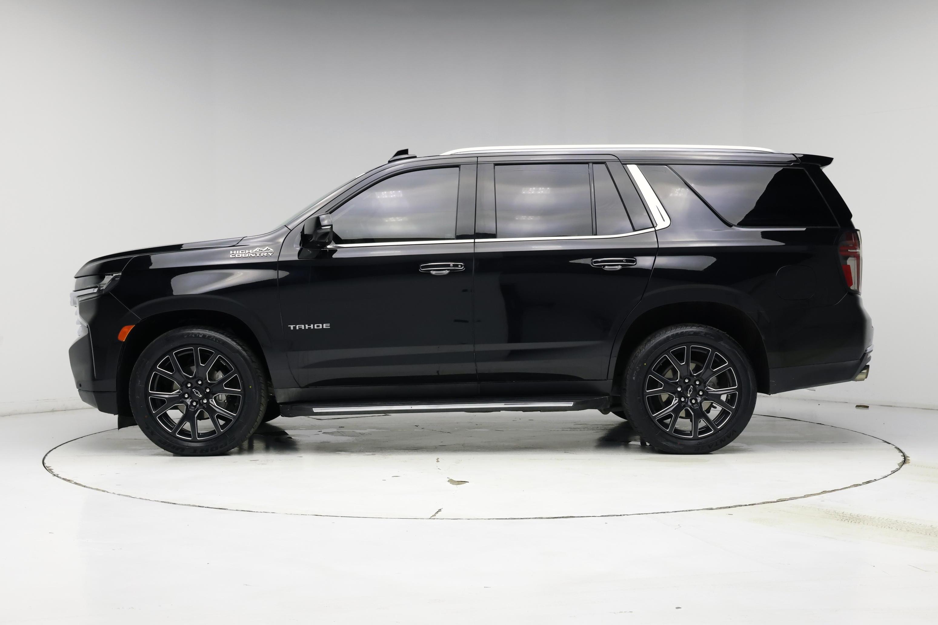 Thumbnail: 2023 Chevrolet Tahoe - 3