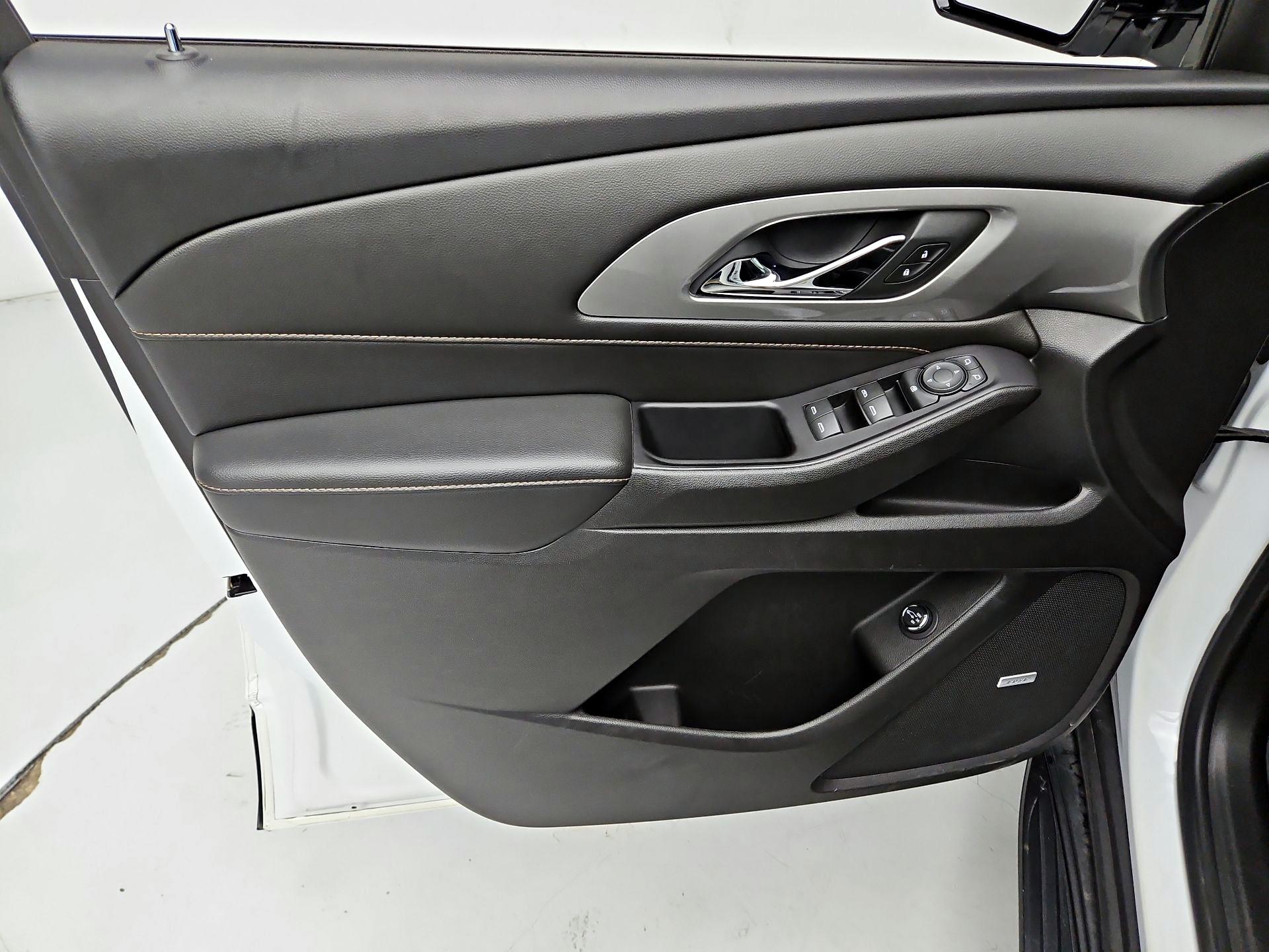 Thumbnail: 2019 Chevrolet Traverse - 12