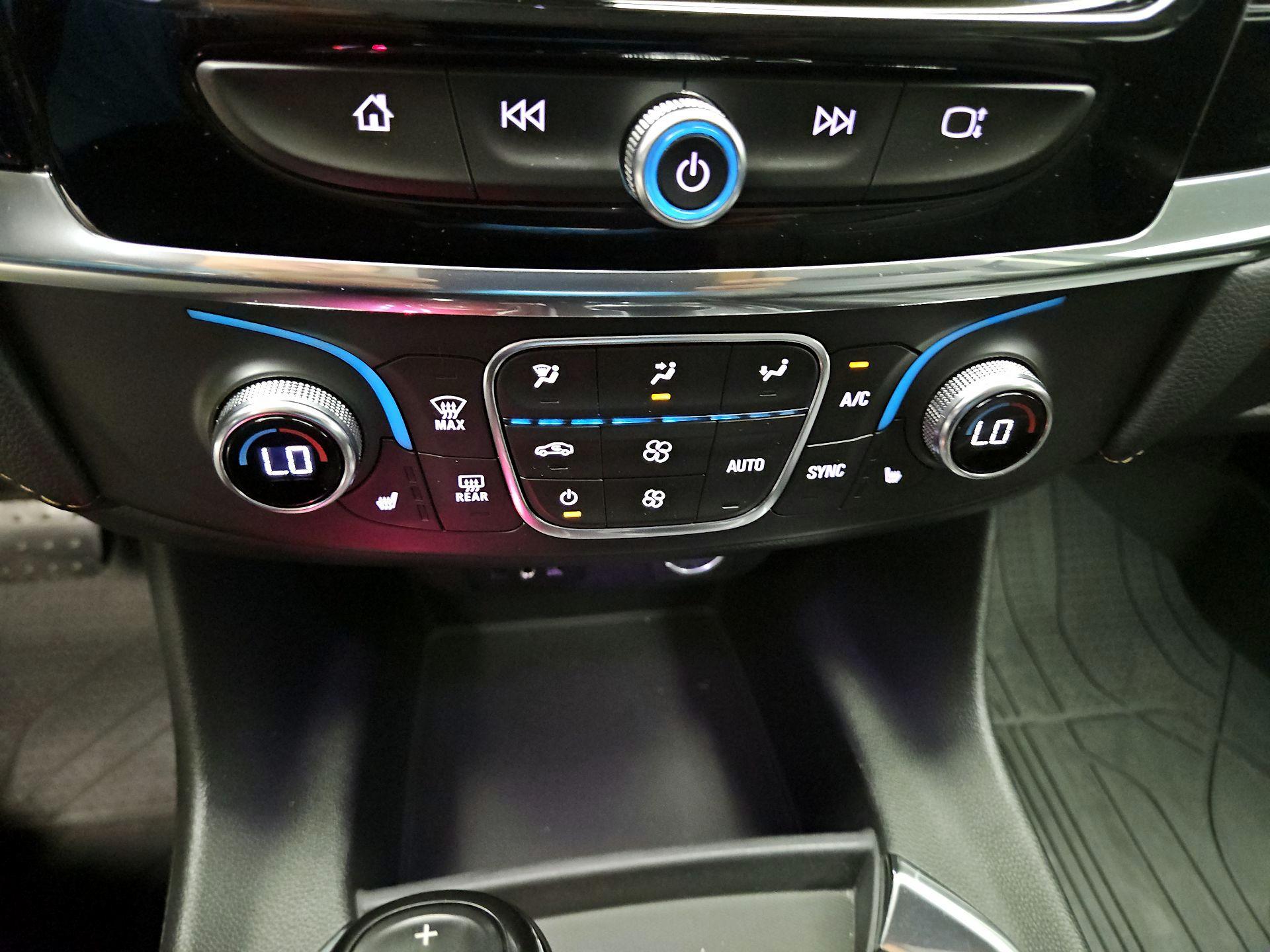 Thumbnail: 2019 Chevrolet Traverse - 17